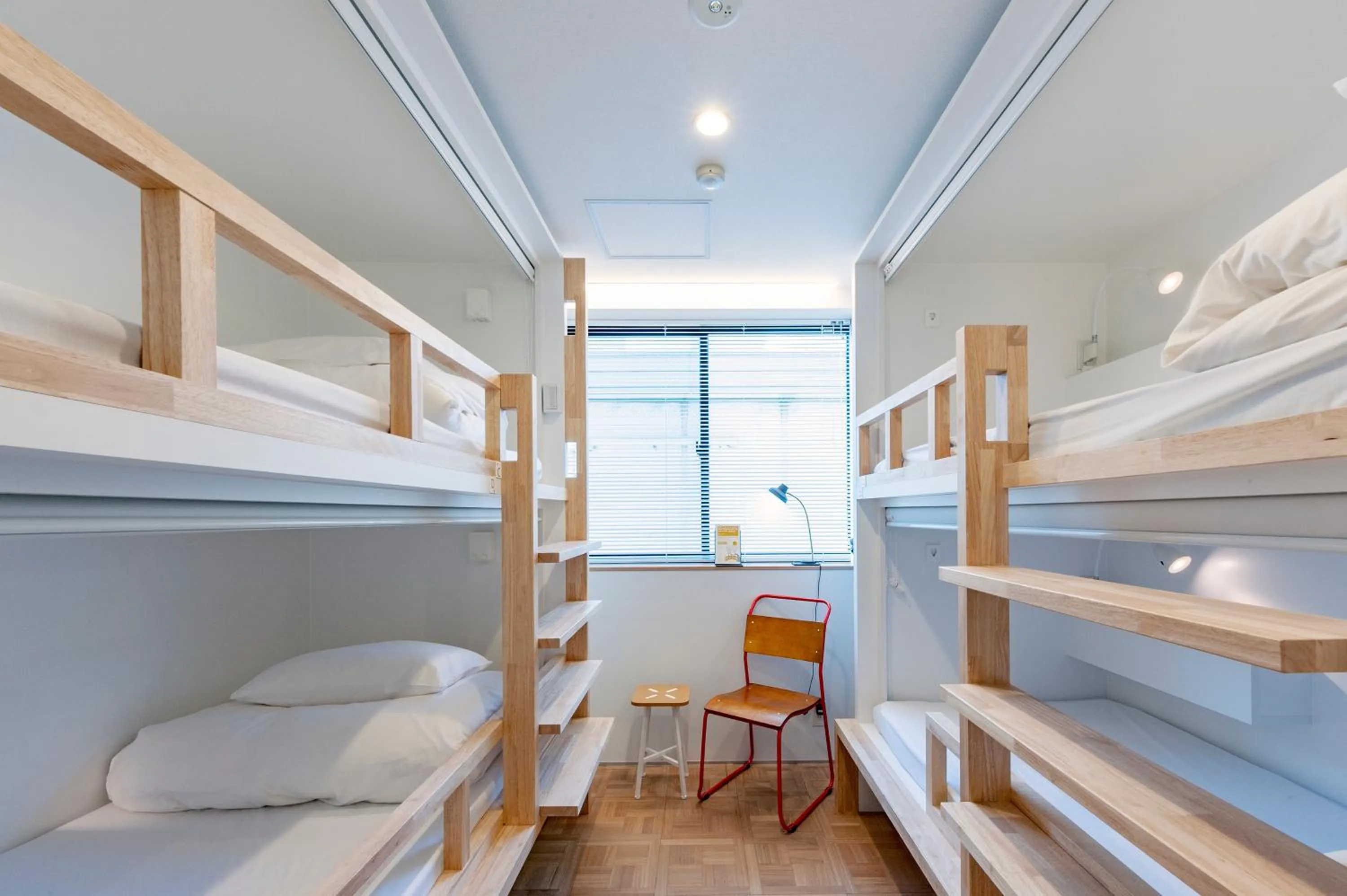 bunk bed, Bed in plat hostel keikyu haneda home