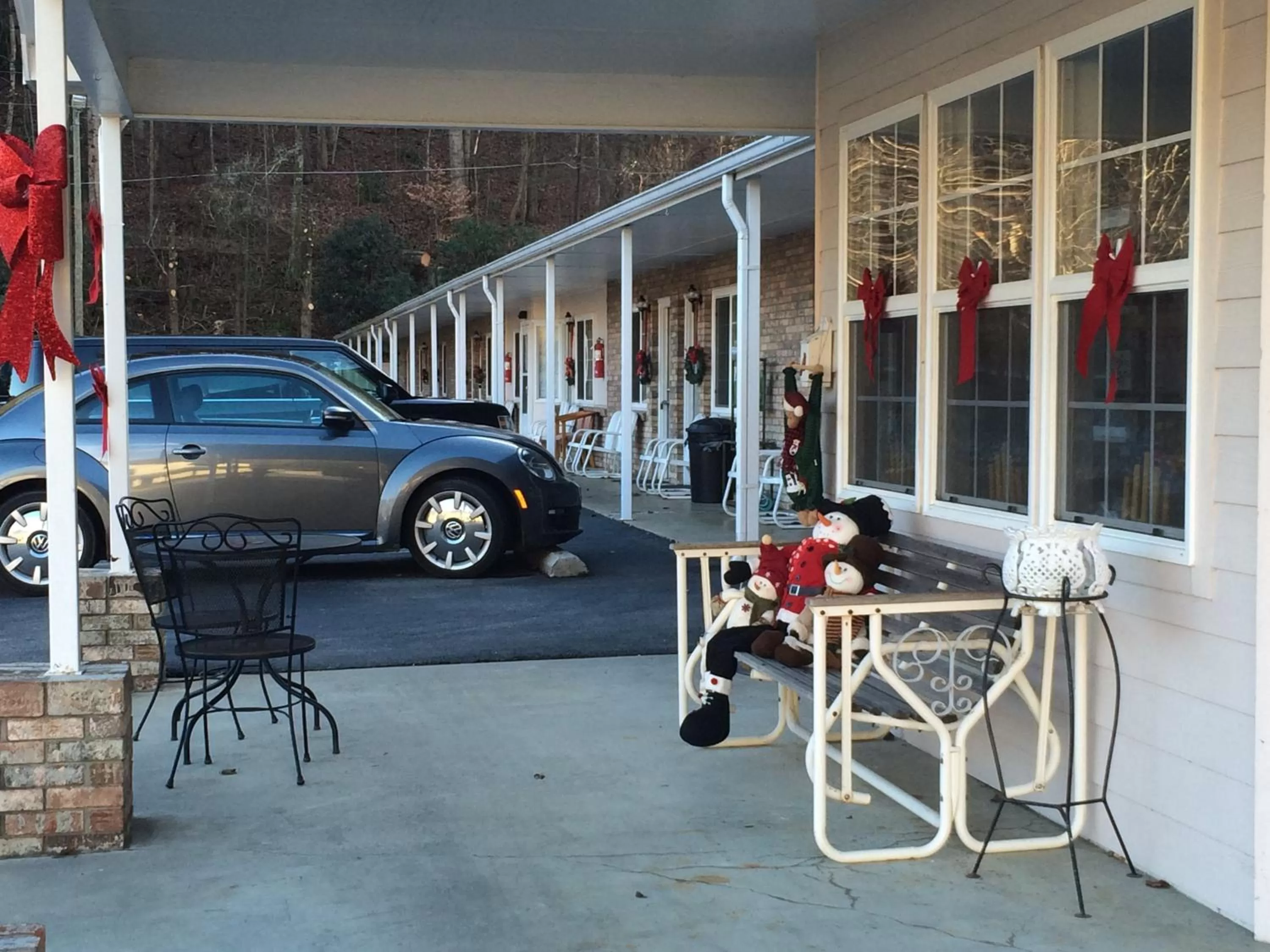 Facade/entrance in Cardinal Inn