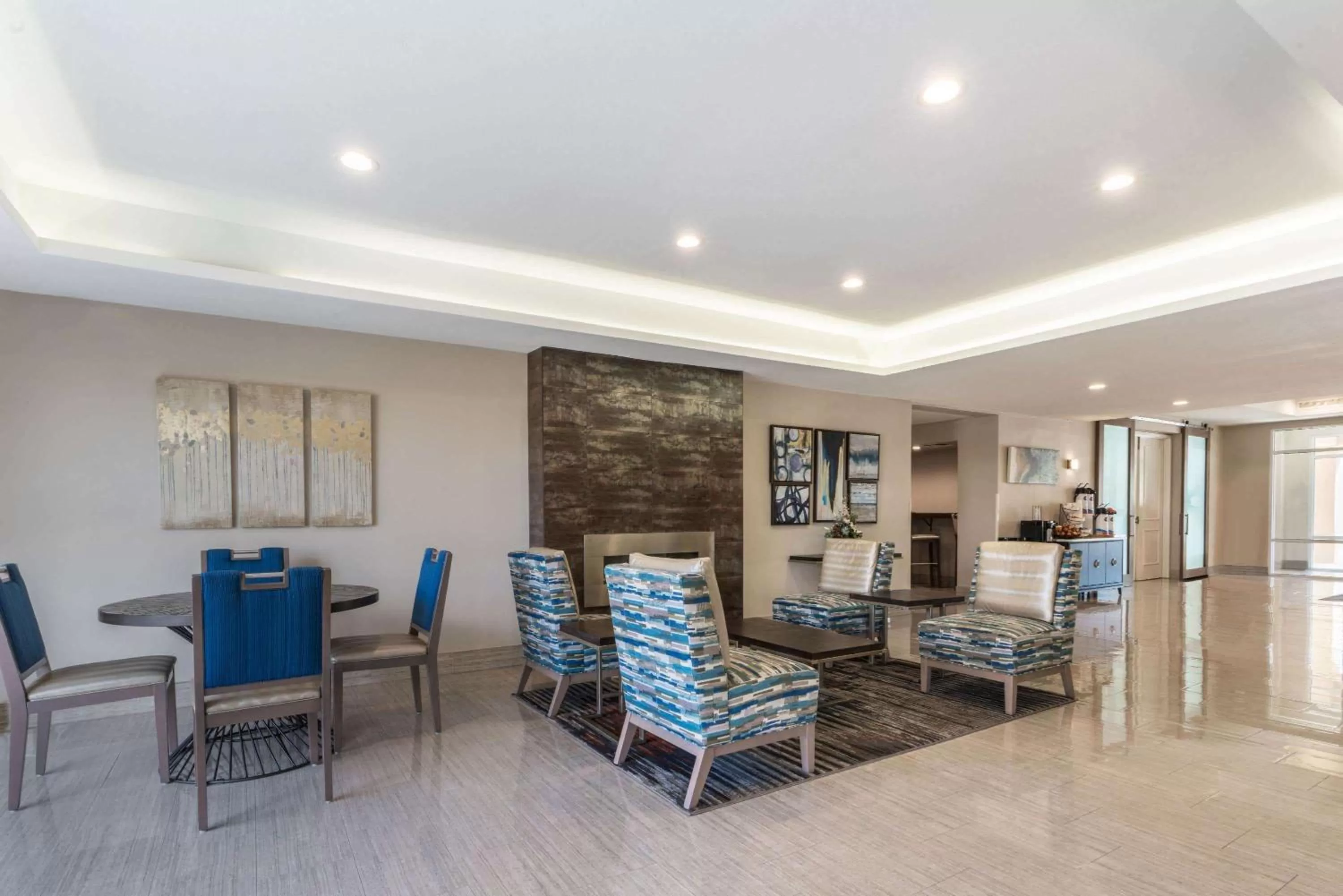 Lobby or reception in Baymont by Wyndham Albuquerque Airport