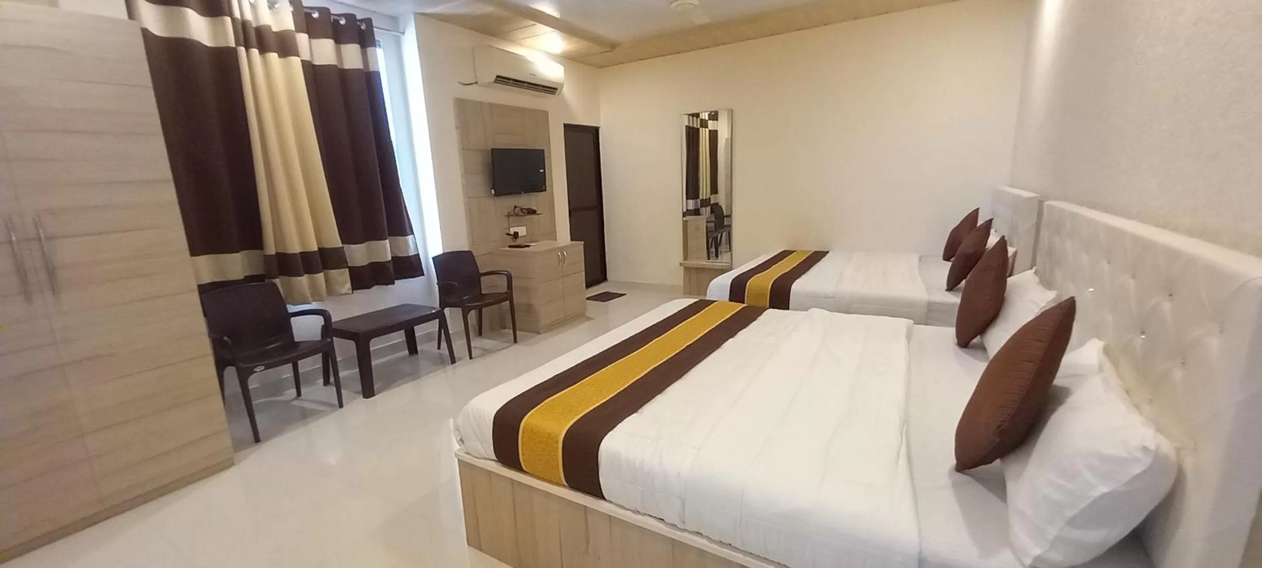 Toilet, Bed in Sanjog Resort