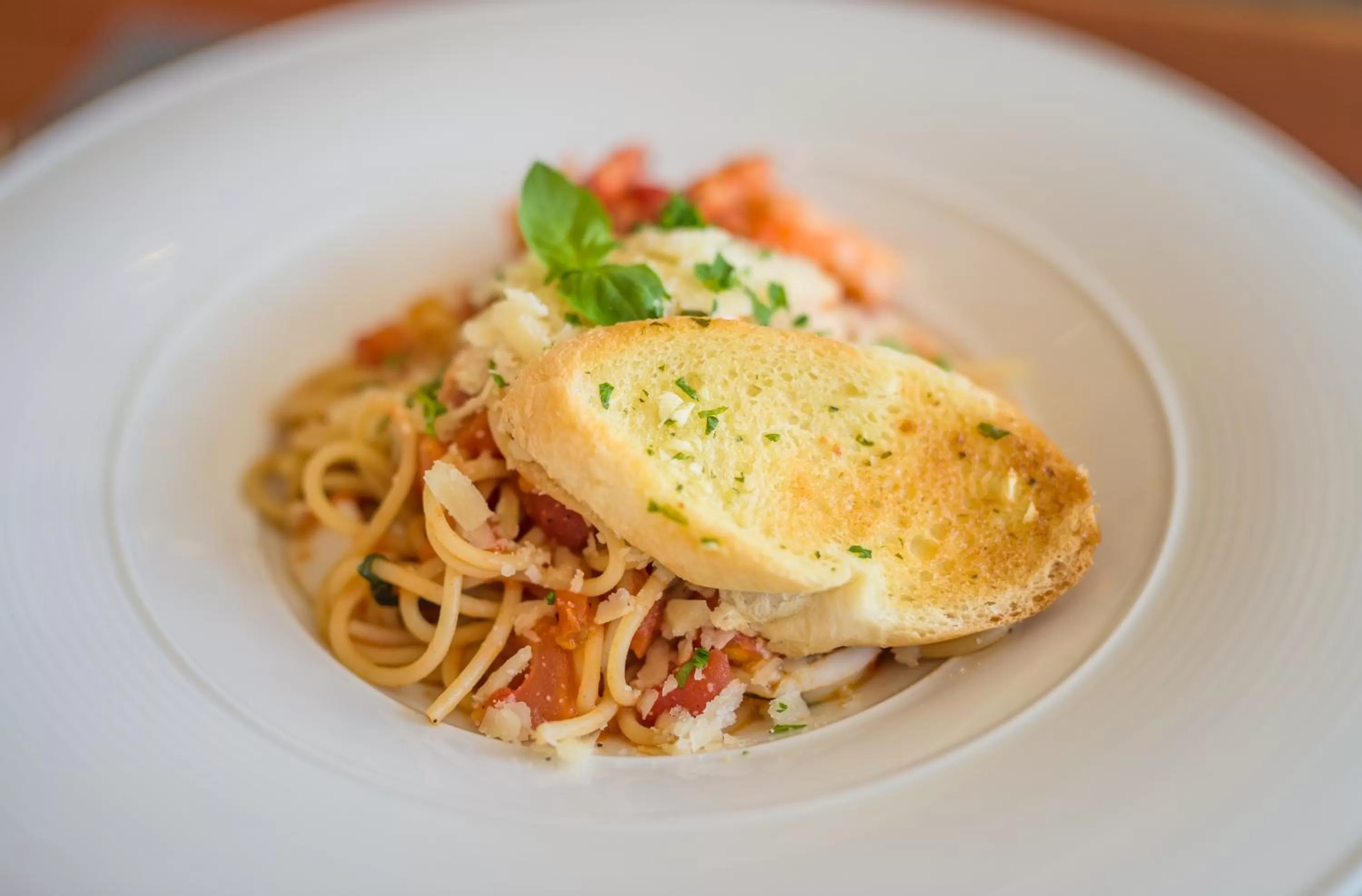 Restaurant/places to eat in Sea Seeker Krabi Resort