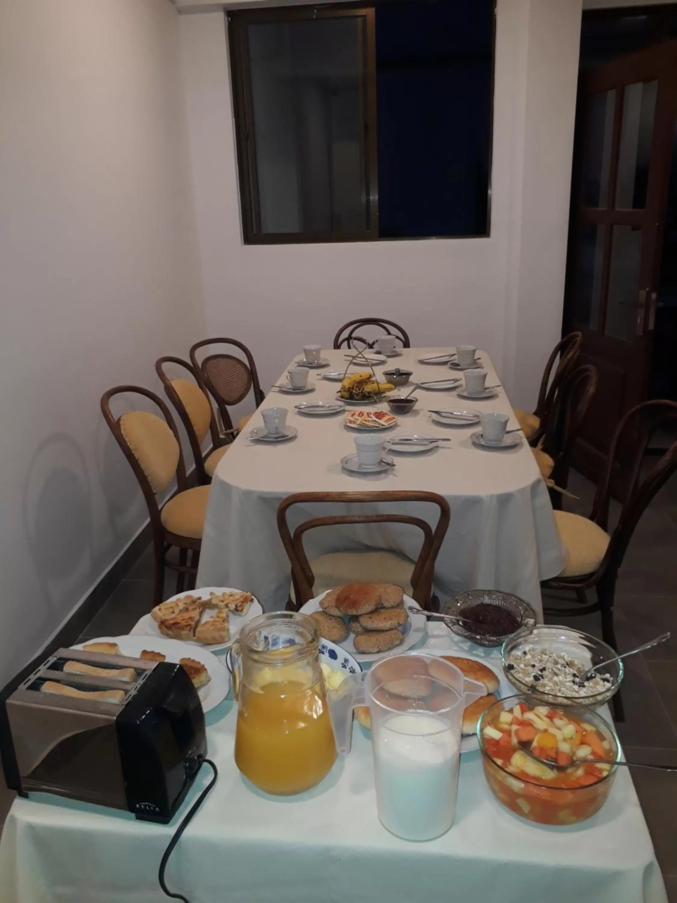 Breakfast in El Jardin De Su Merced B&B