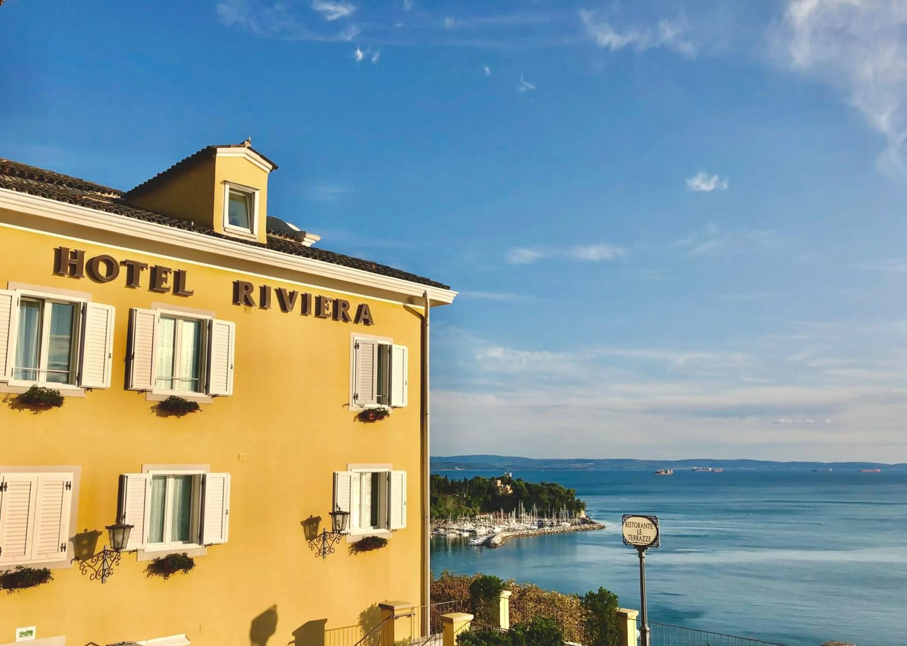 Hotel Riviera & Maximilian's
