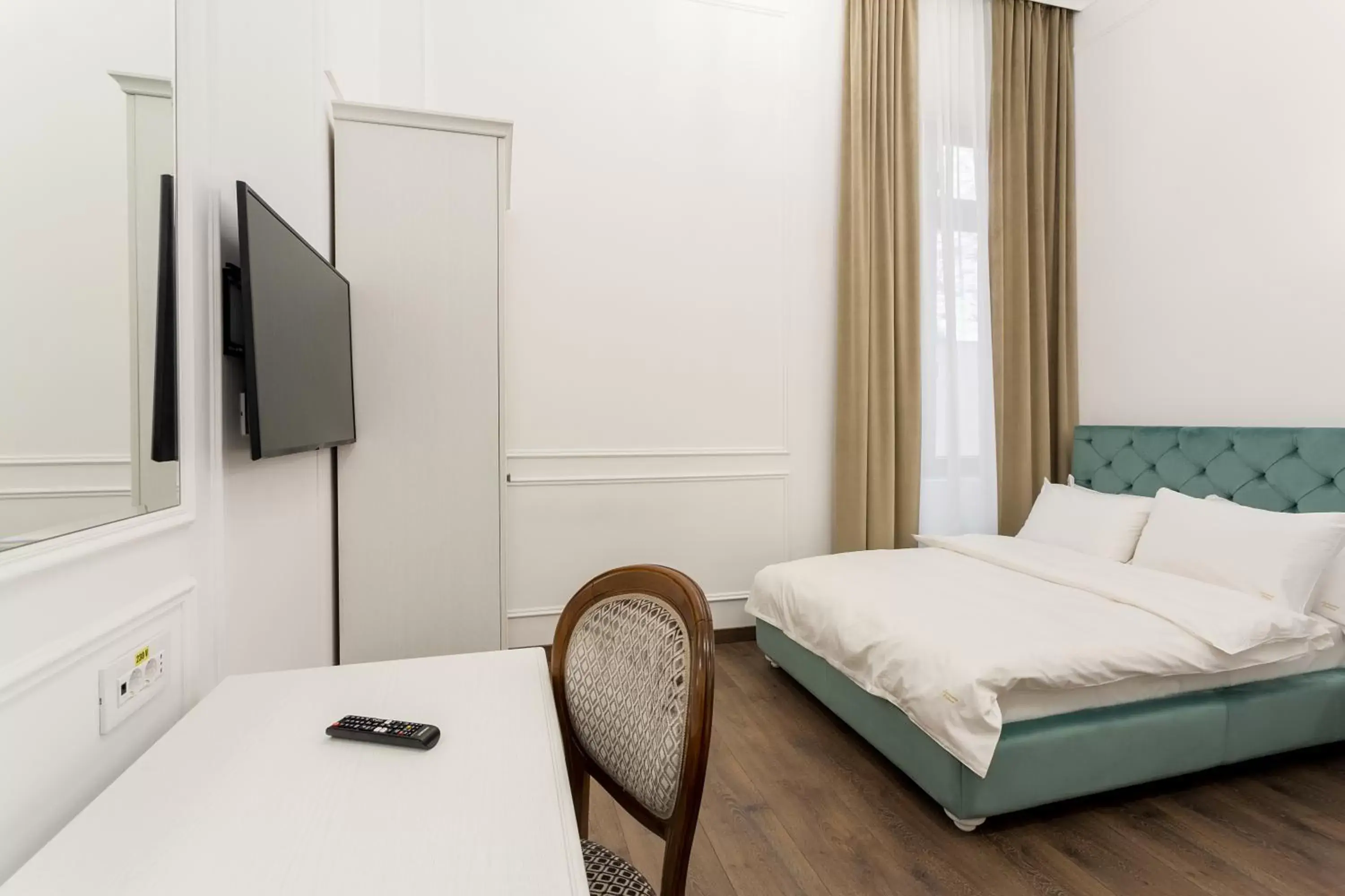 Queen Double Room - single occupancy in Lahovary Palace Hotel Queen Double Room - single occupancy in Lahovary Palace Hotel