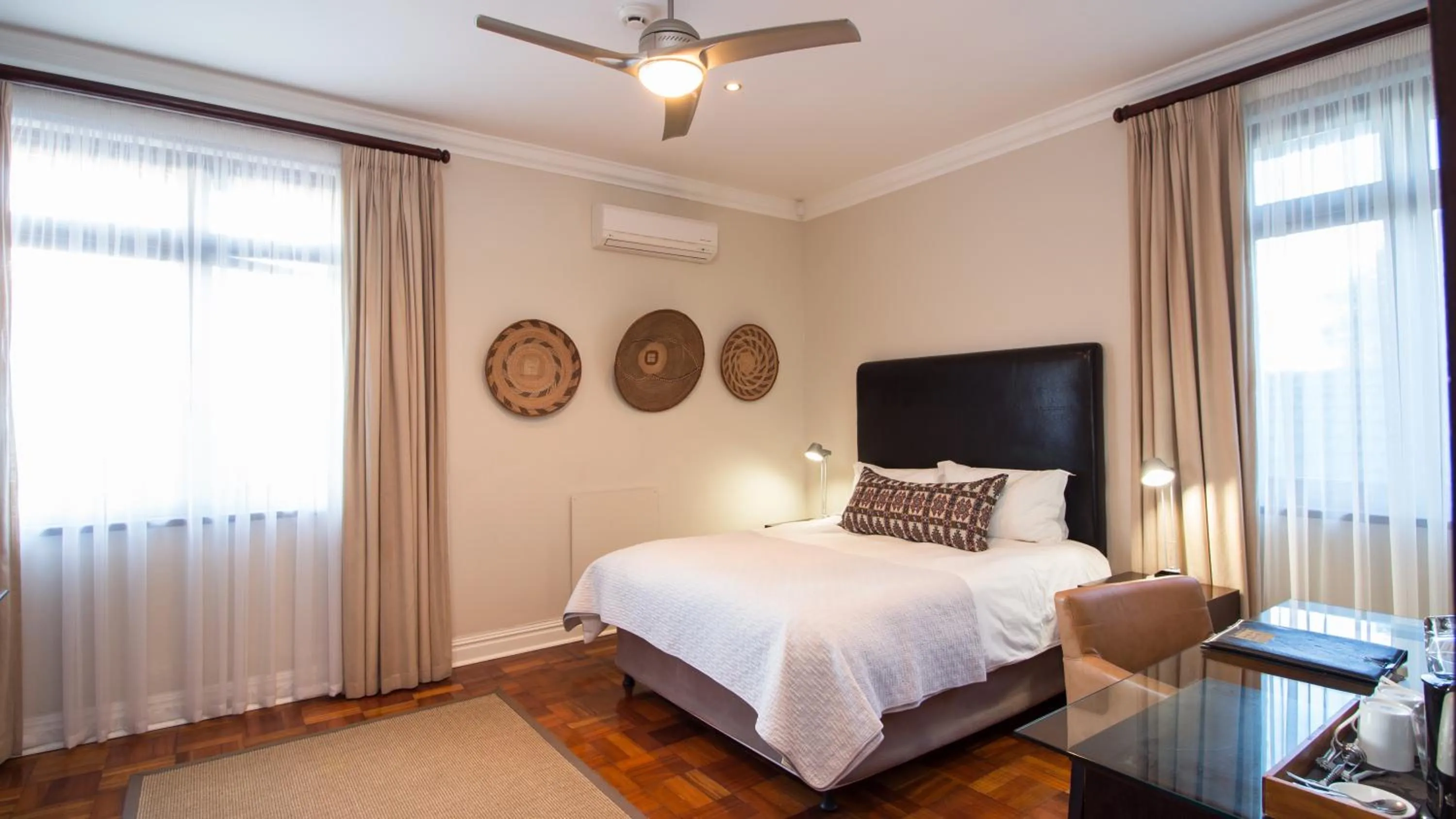 Decorative detail, Bed in Manor 38