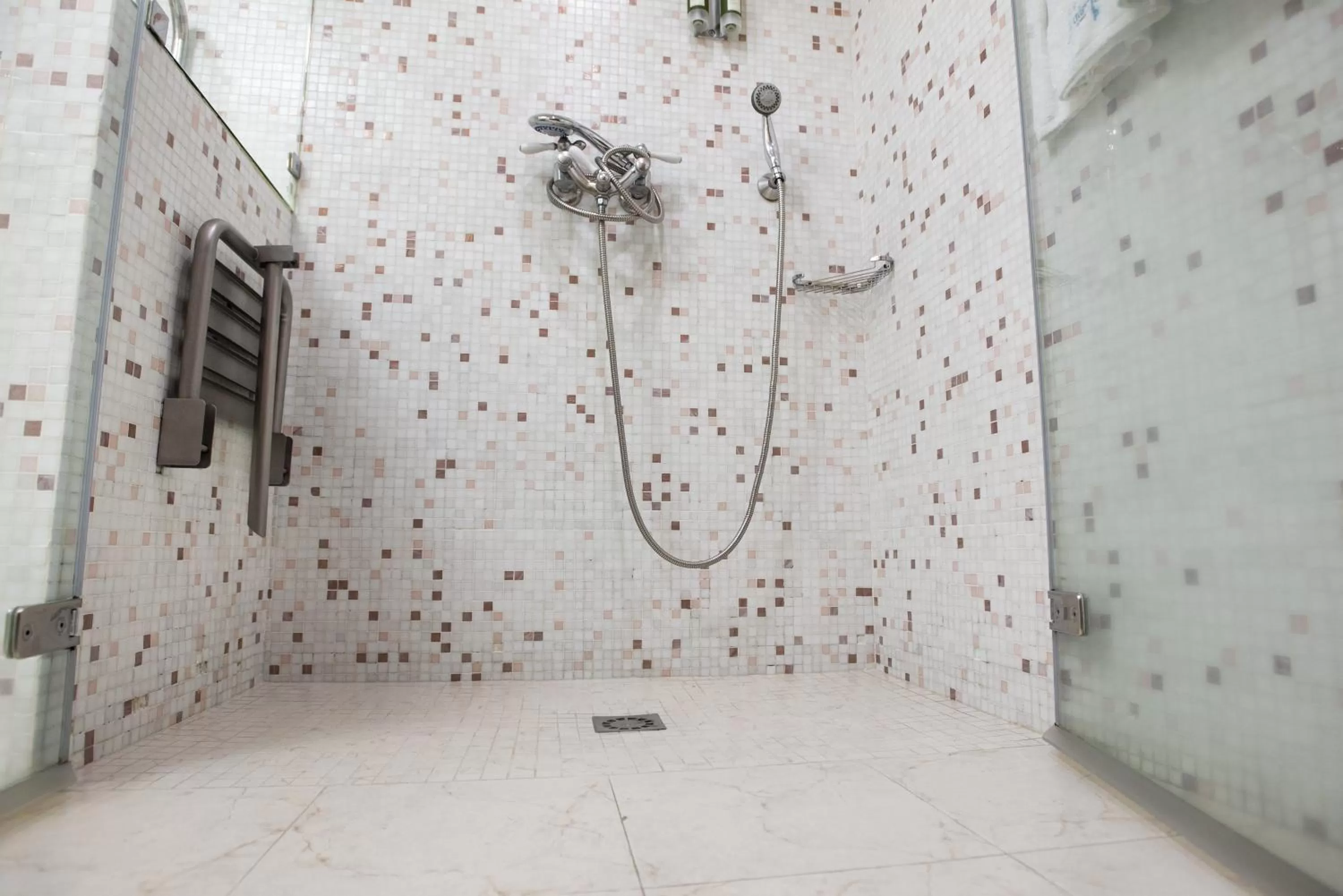 Shower in La Llave de la Judería Hotel Boutique