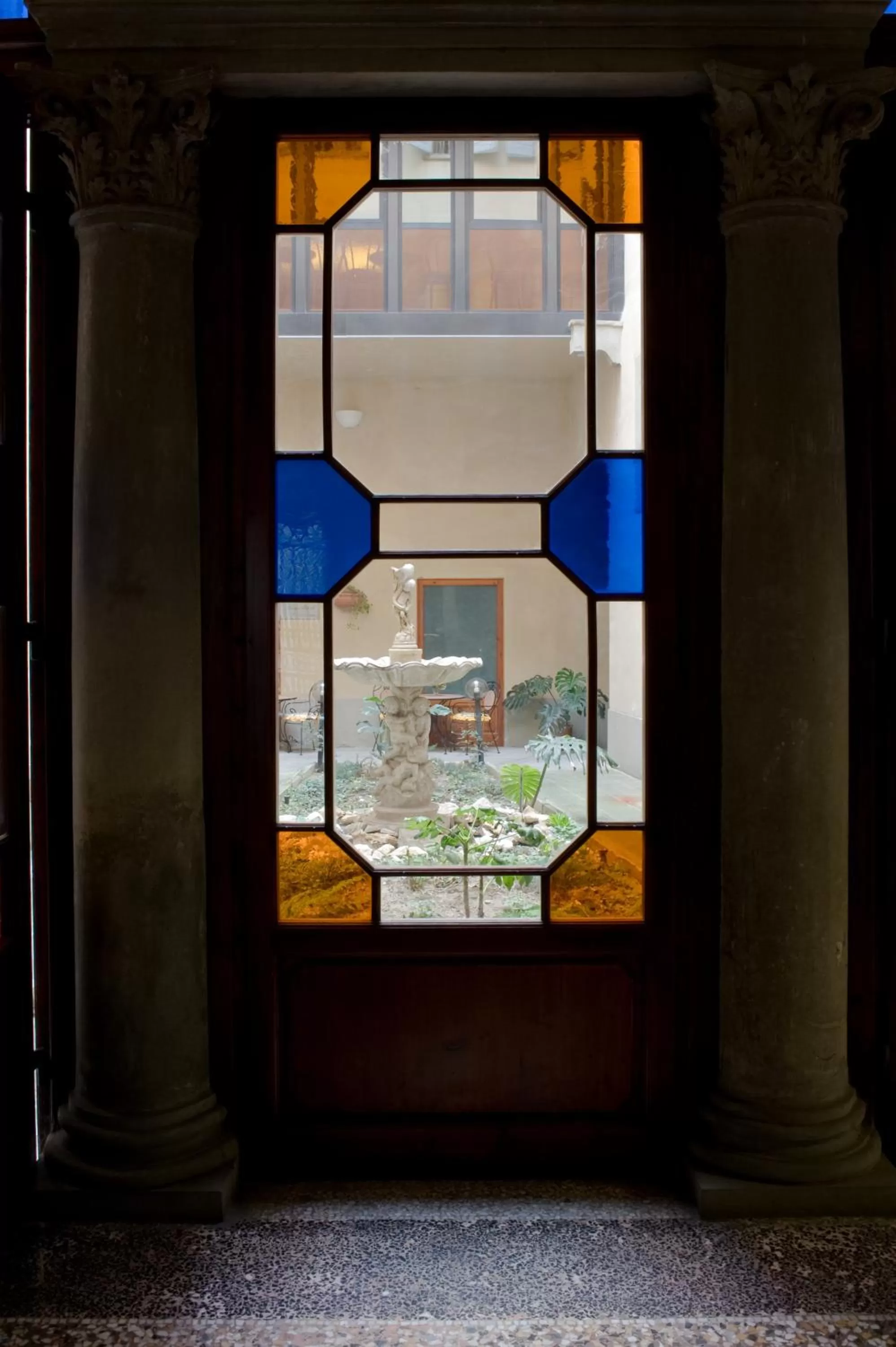 Decorative detail in Alloro B&B