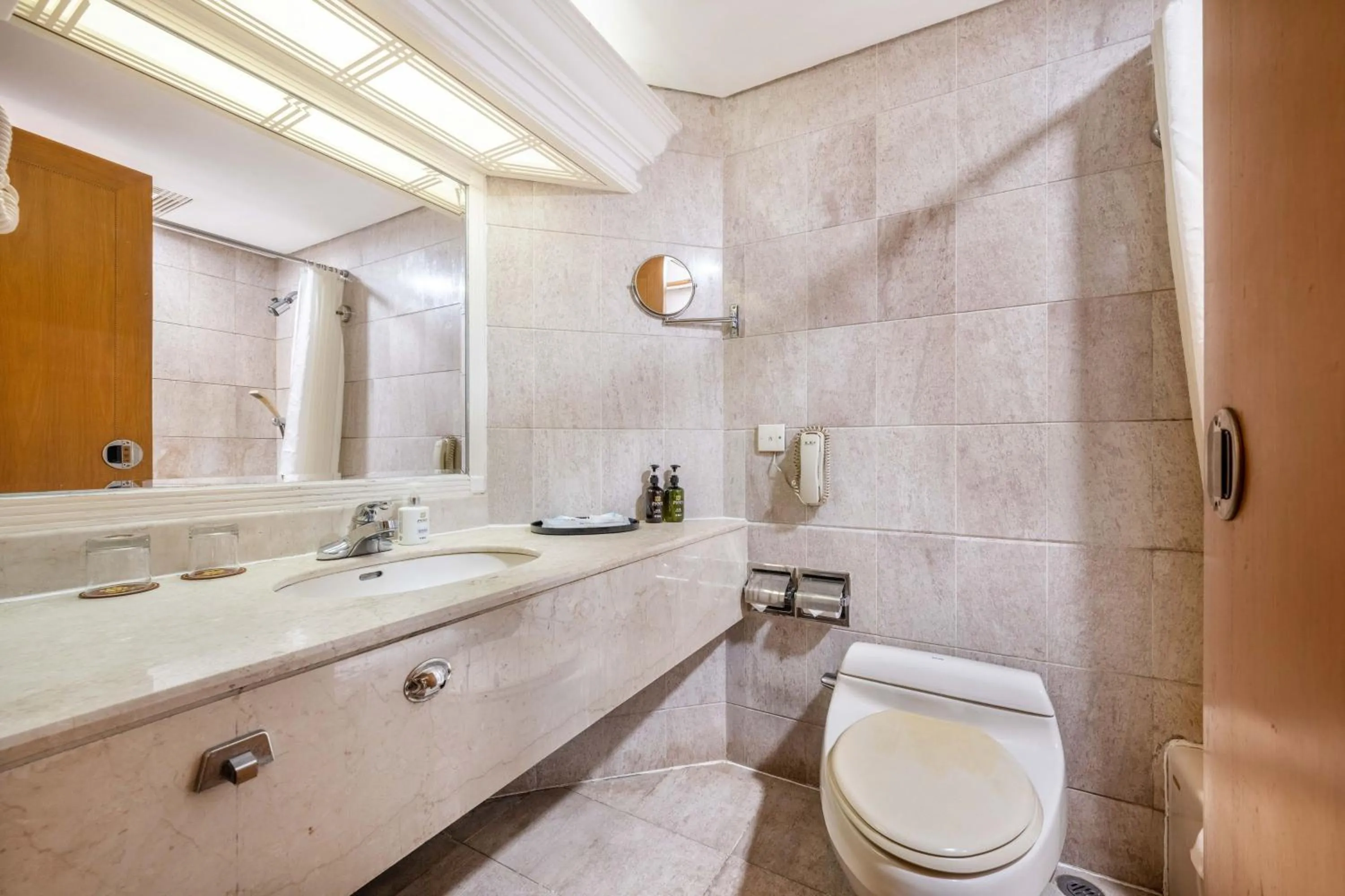 Toilet in Hotel Silverland