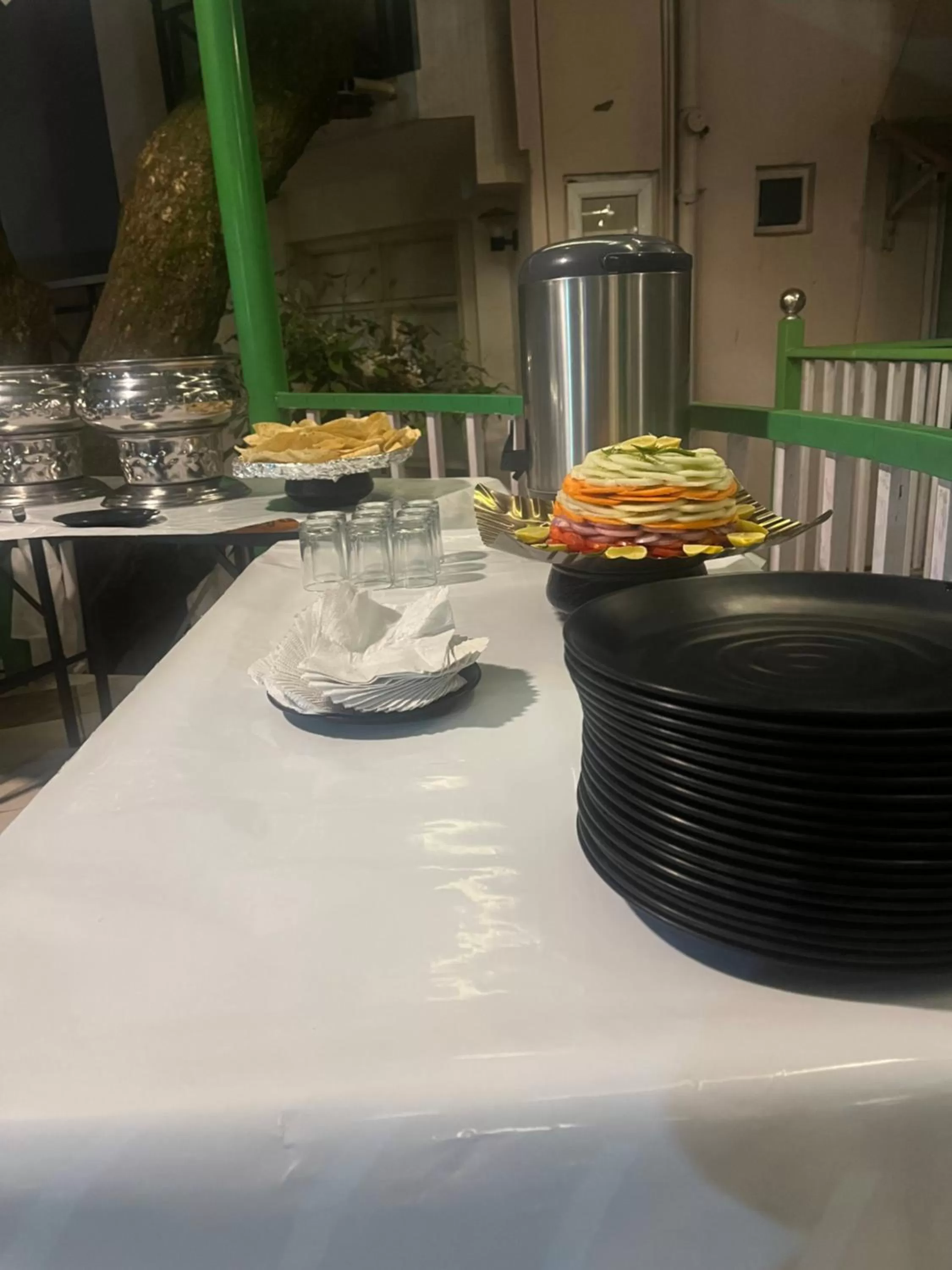 Restaurant/Places to Eat in Cedar Woods Resort