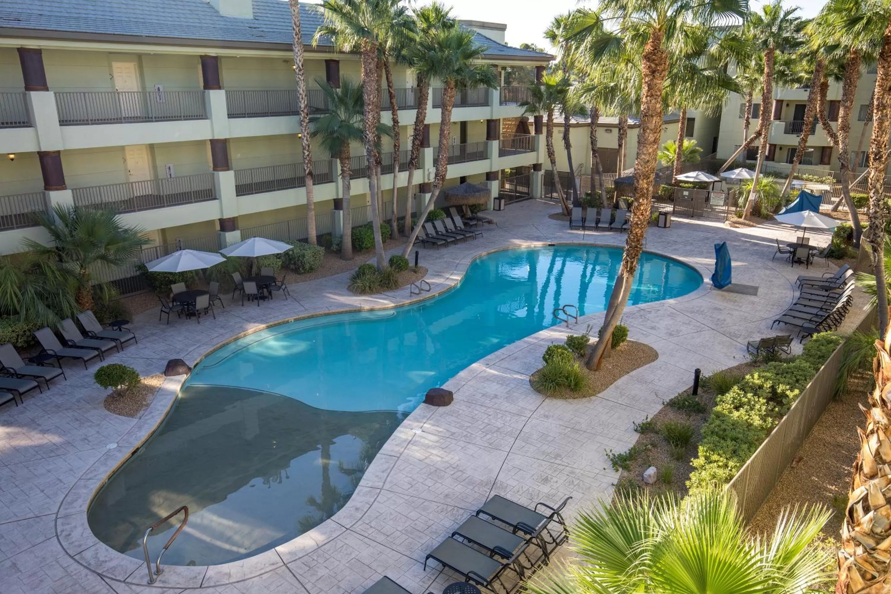 Swimming pool in Tahiti All-Suite Resort