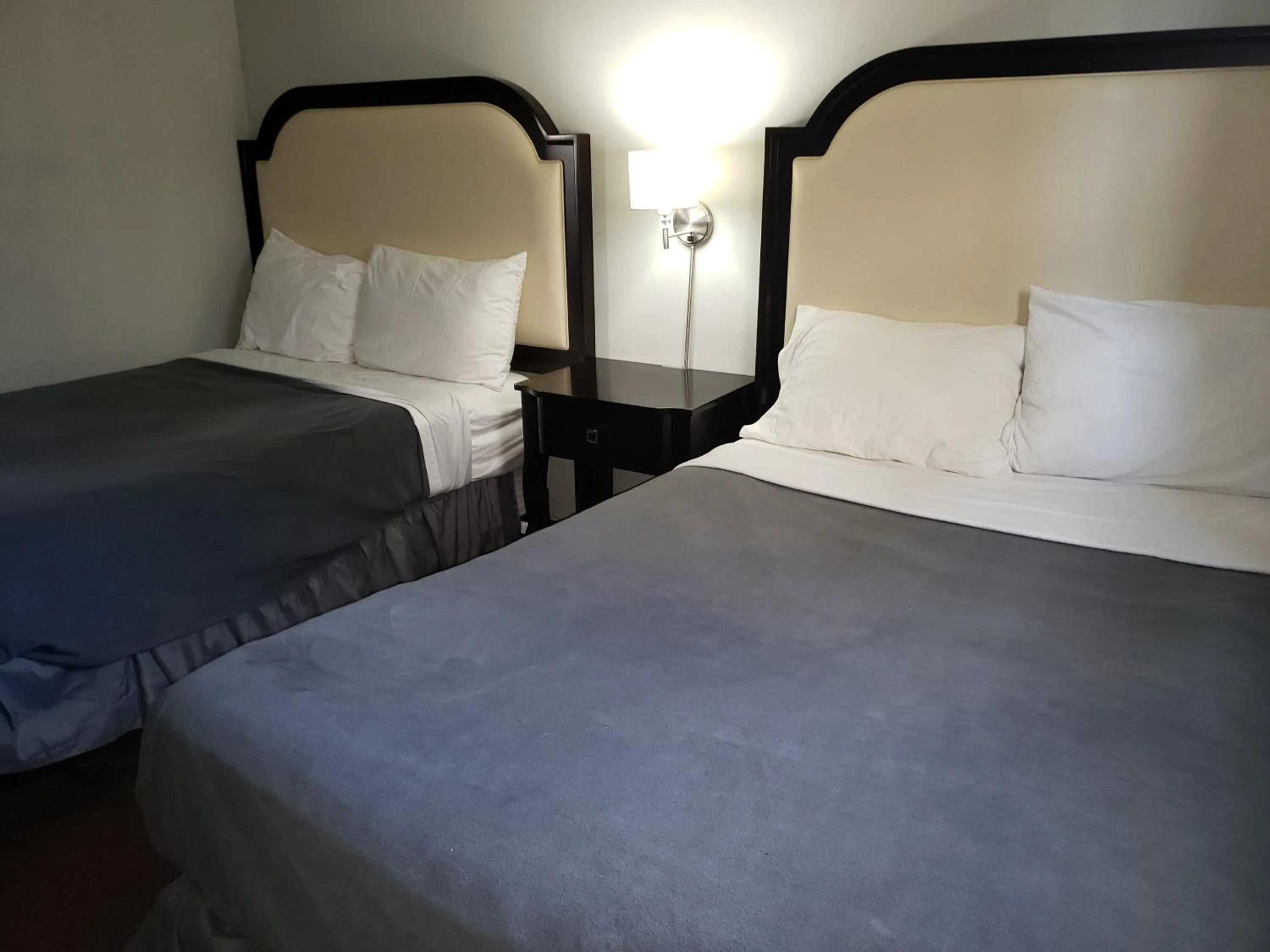 Niagara Falls Courtside Inn