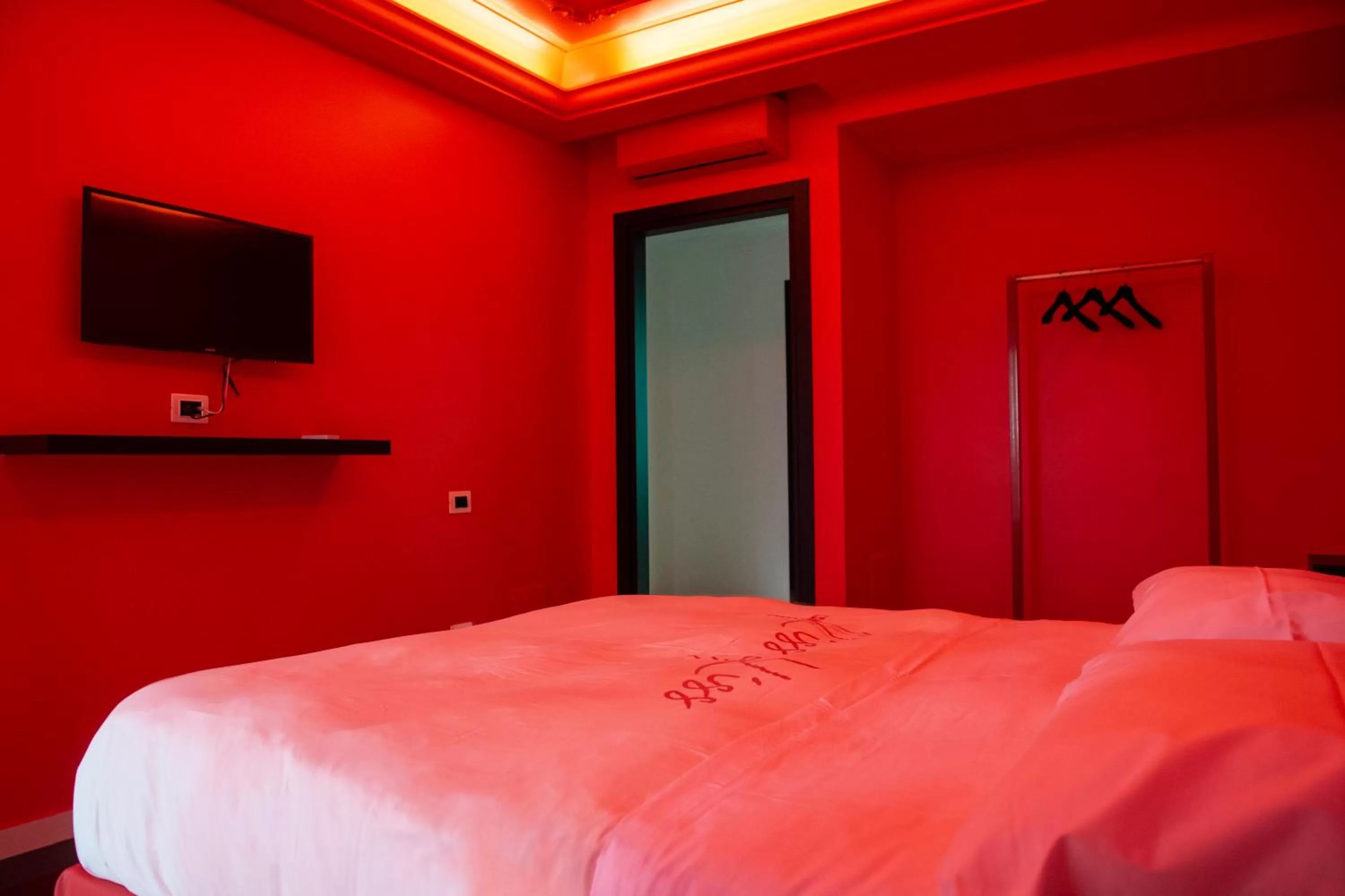 Bed in D'amelio'S suites