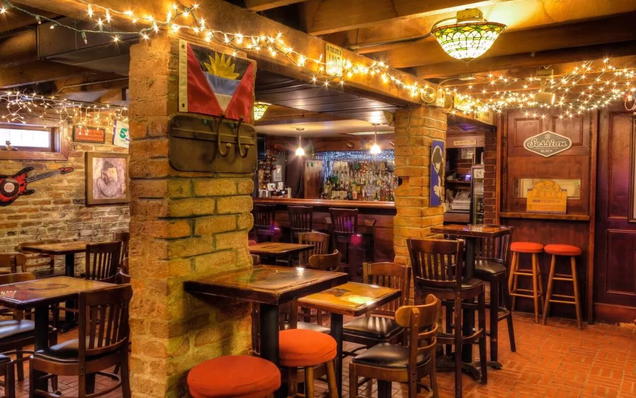 Lounge or bar in Olde Town Inn