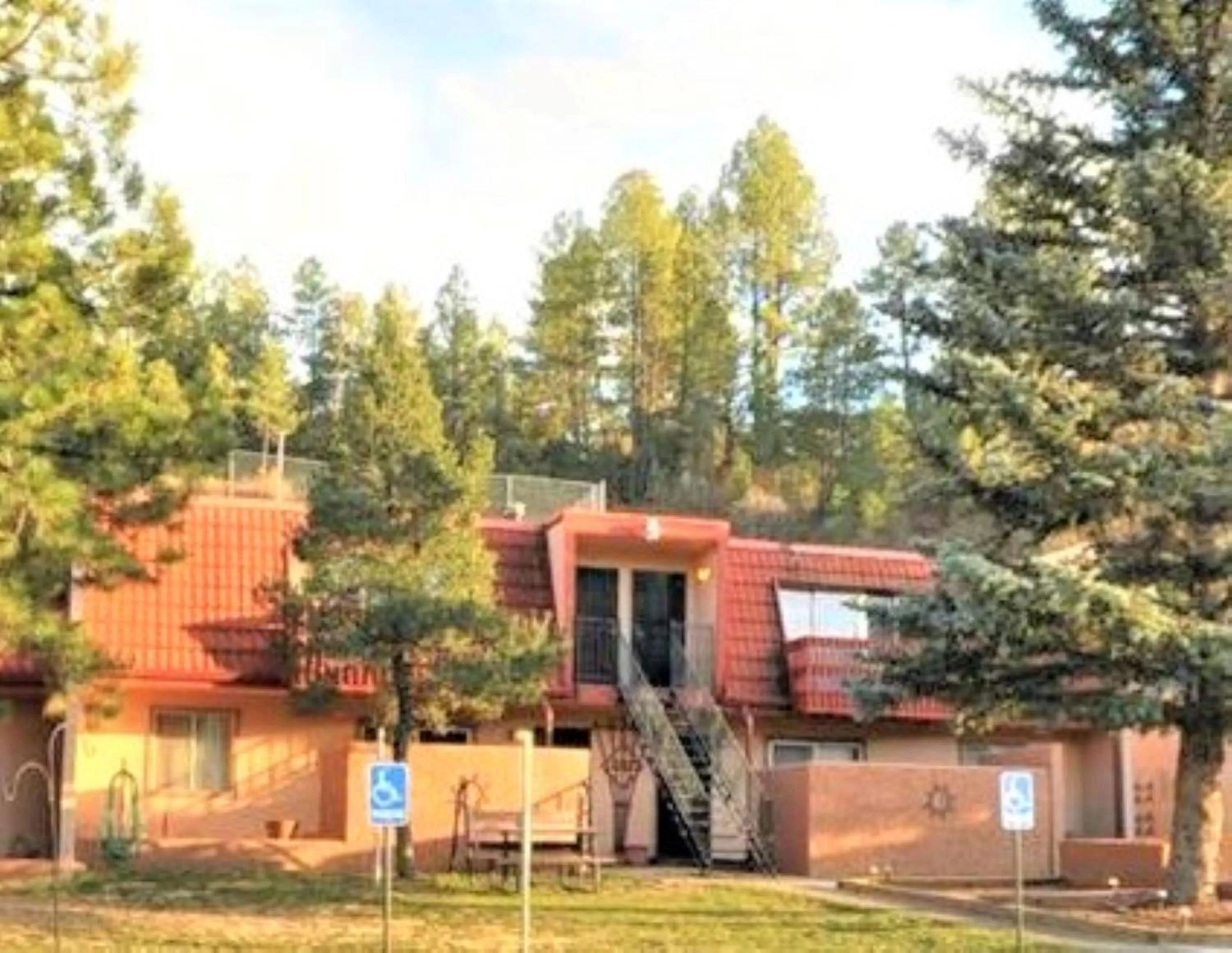 Property building in Pinecliff Village Resort