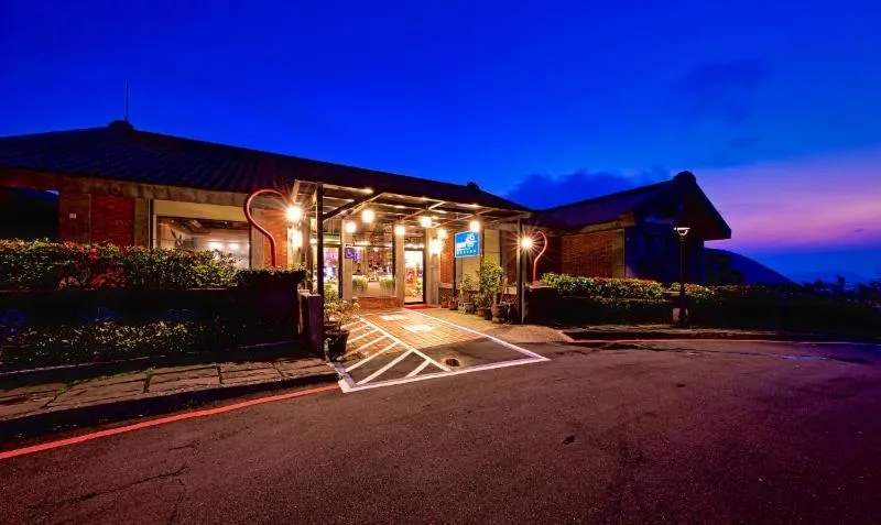 Night in Yanmin Hot Spring Resort