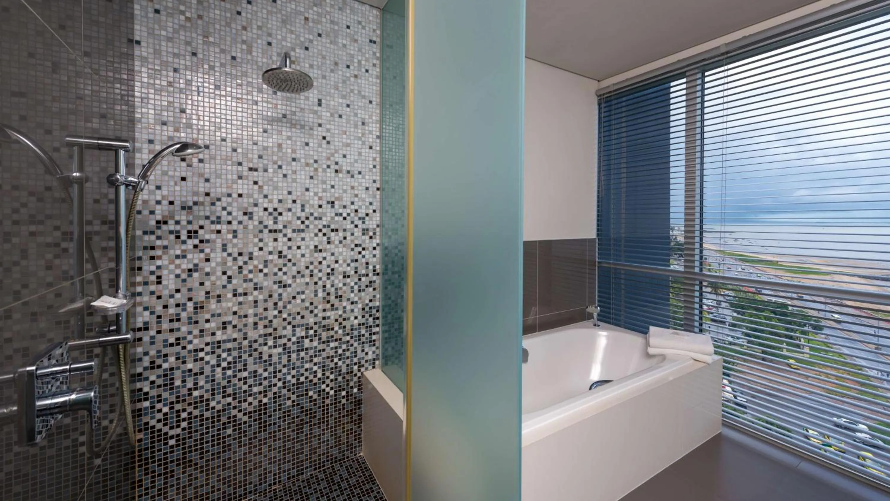 Toilet in Radisson Blu Hotel & Residence Maputo