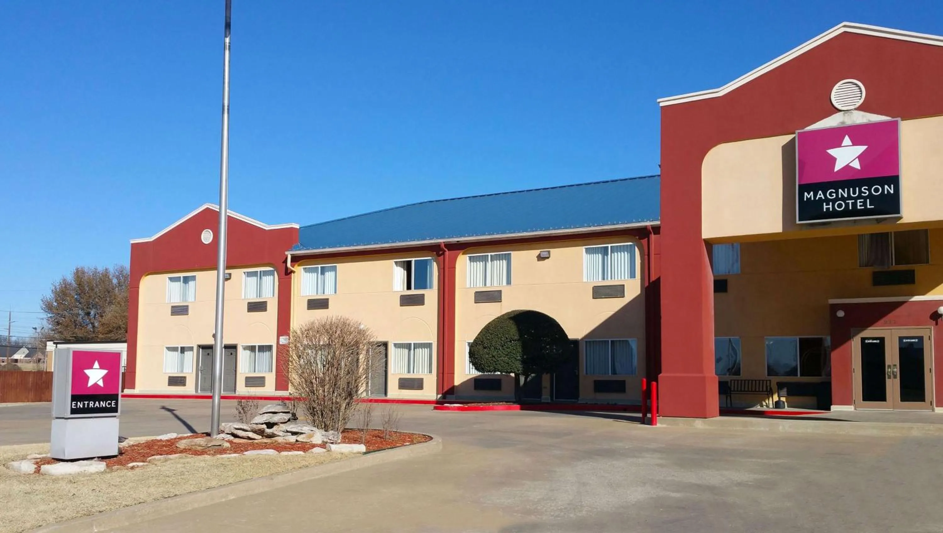 Property building in Magnuson Hotel Sand Springs – Tulsa West