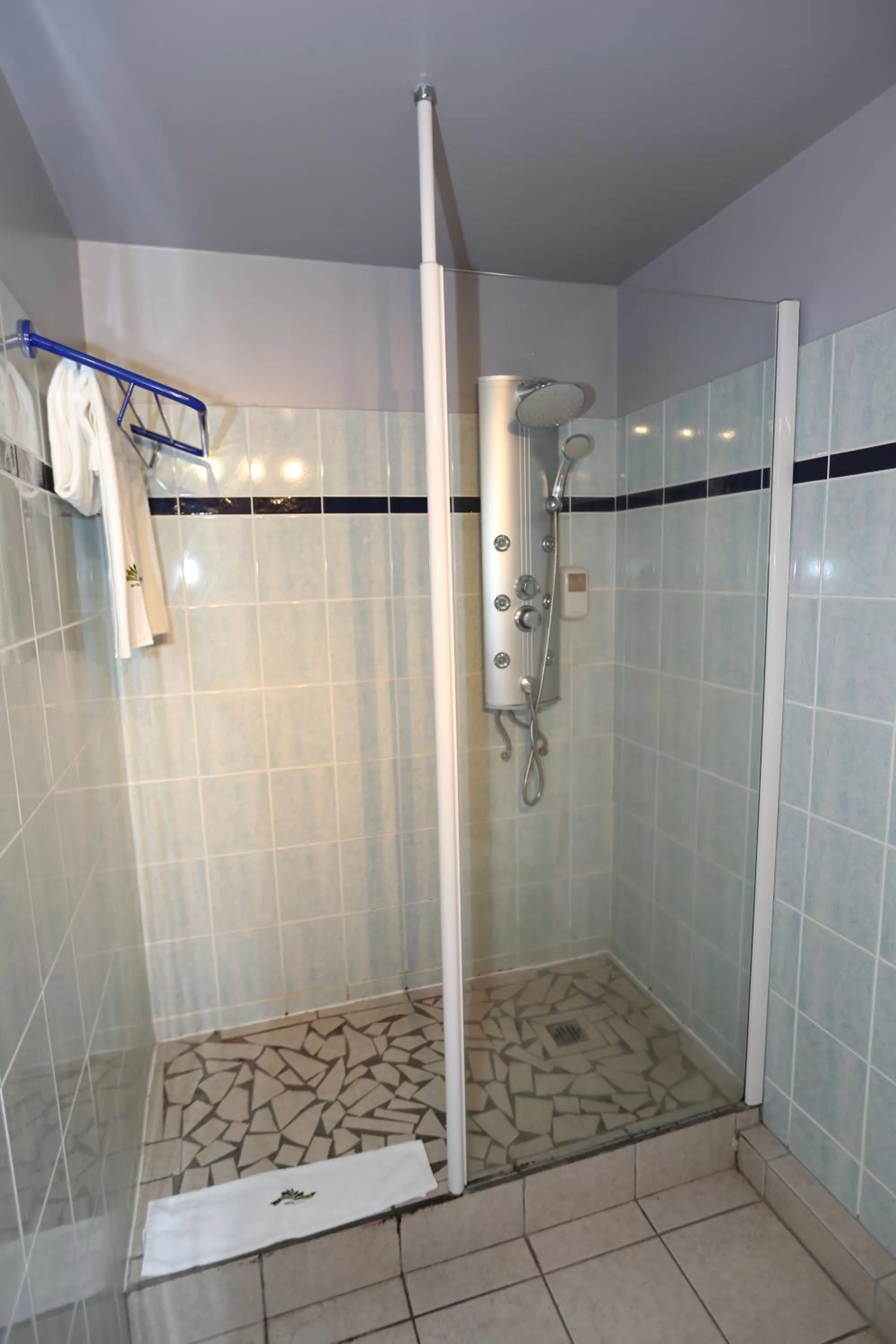 Bathroom in Hotel La Maison Creole