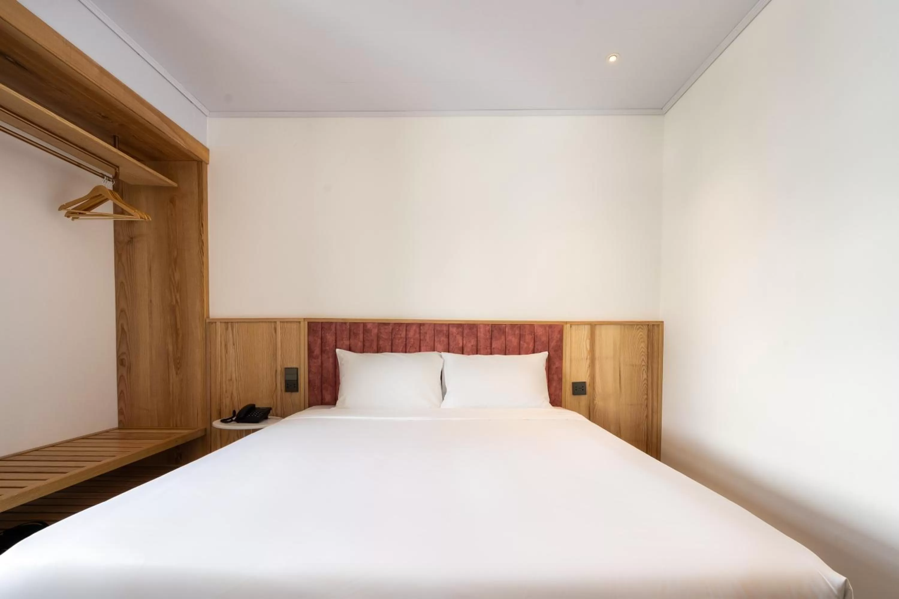 Bed in Haven Hut Hotel