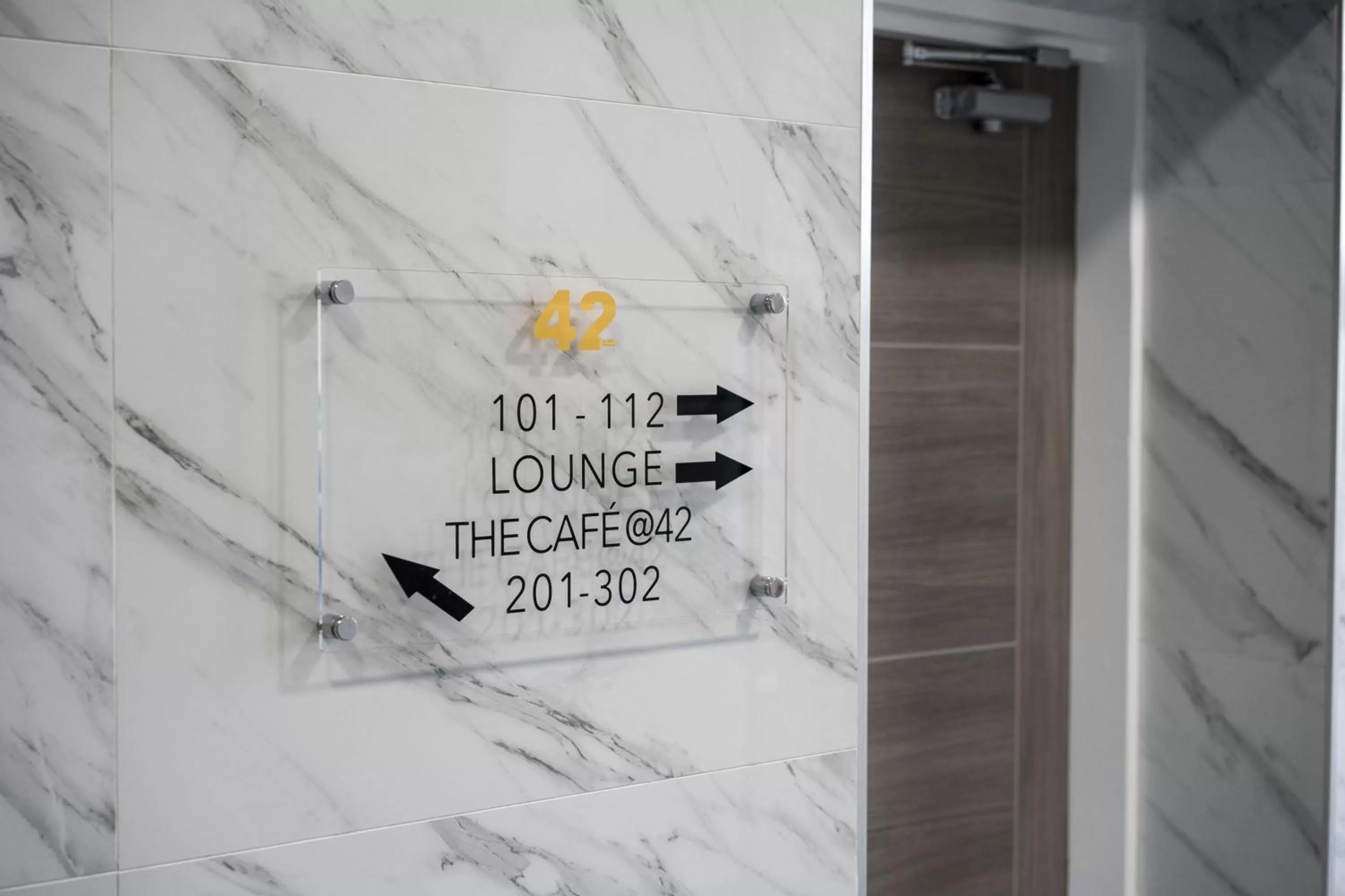 Lobby or reception in 42 Apart-Hotel