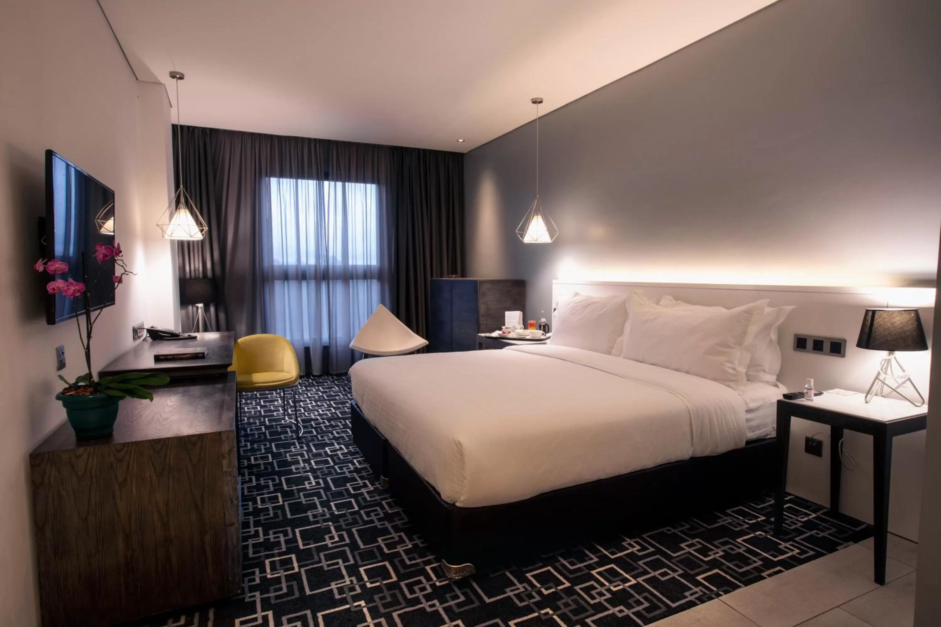 Bed in Trademark Hotel, a Member of Design Hotels