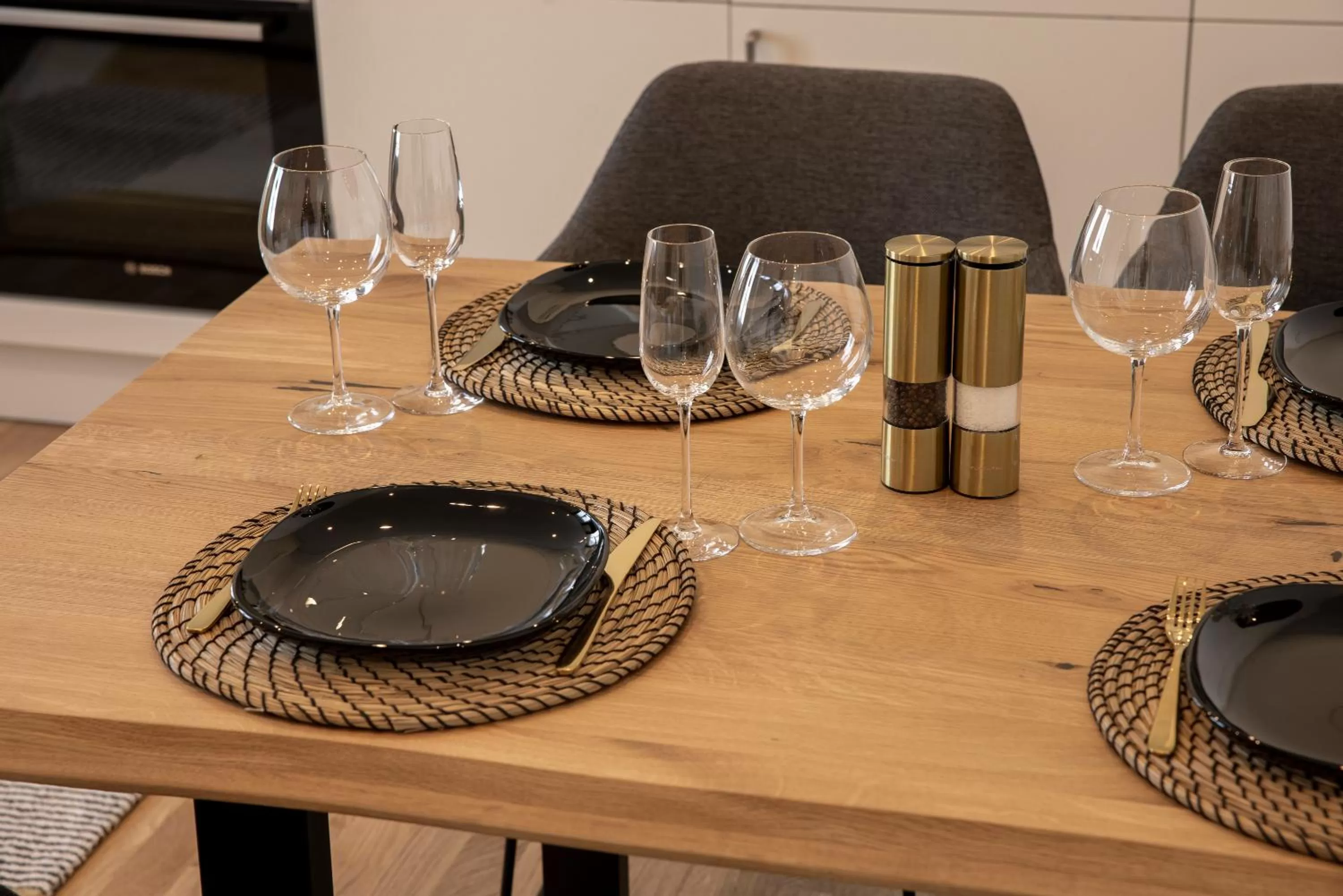 Dining area in VISIMO Apartments St Georgen-Strasse St Gallen - Design City Nature