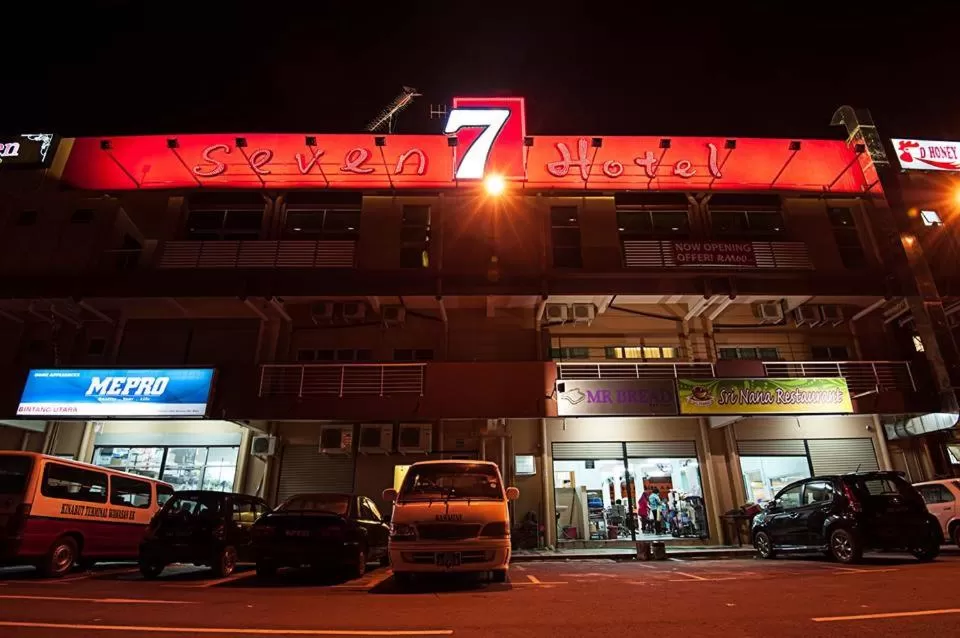 Seven Hotel