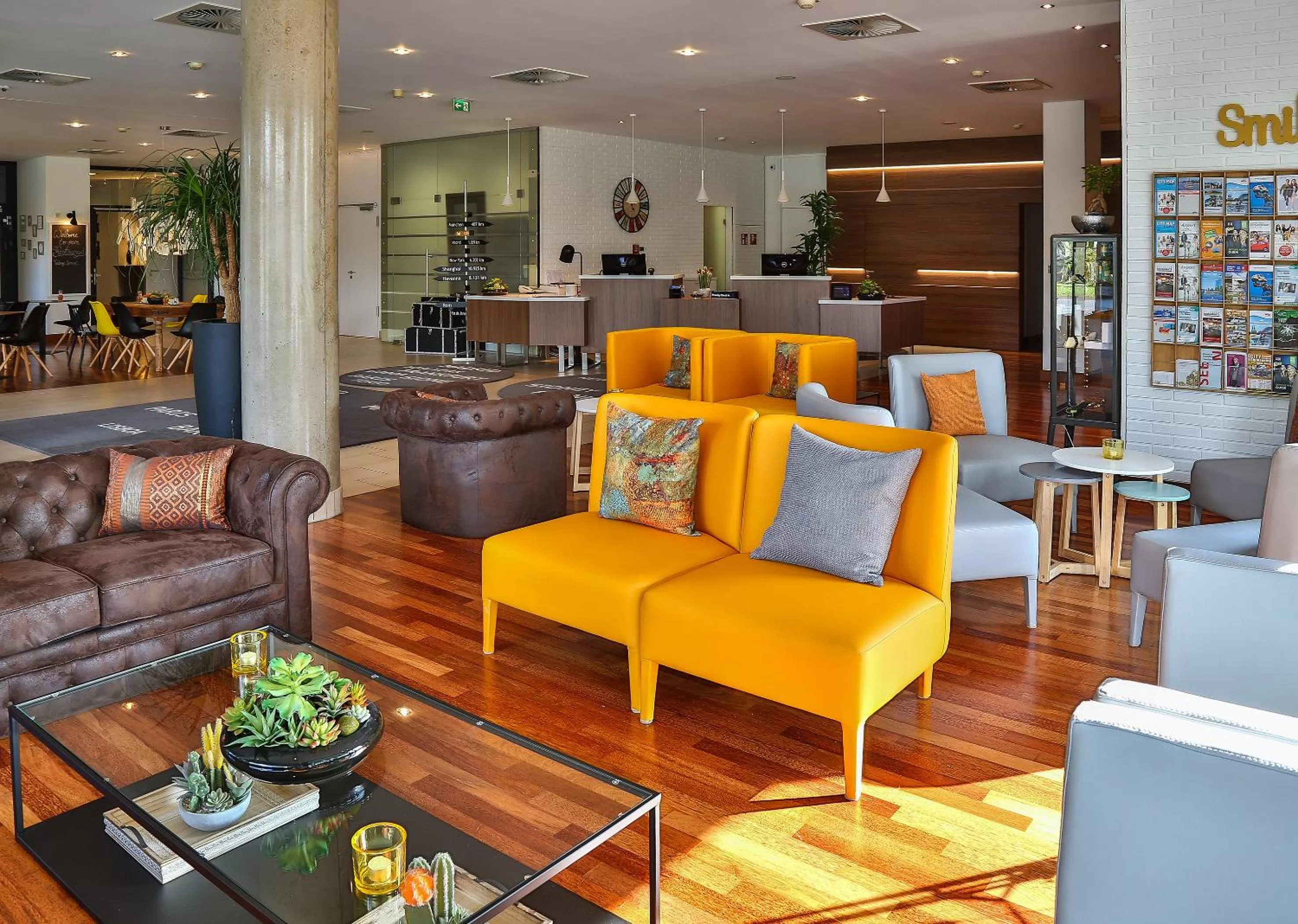 Lobby or reception in Hotel Frankfurt Messe Affiliated by Meliá