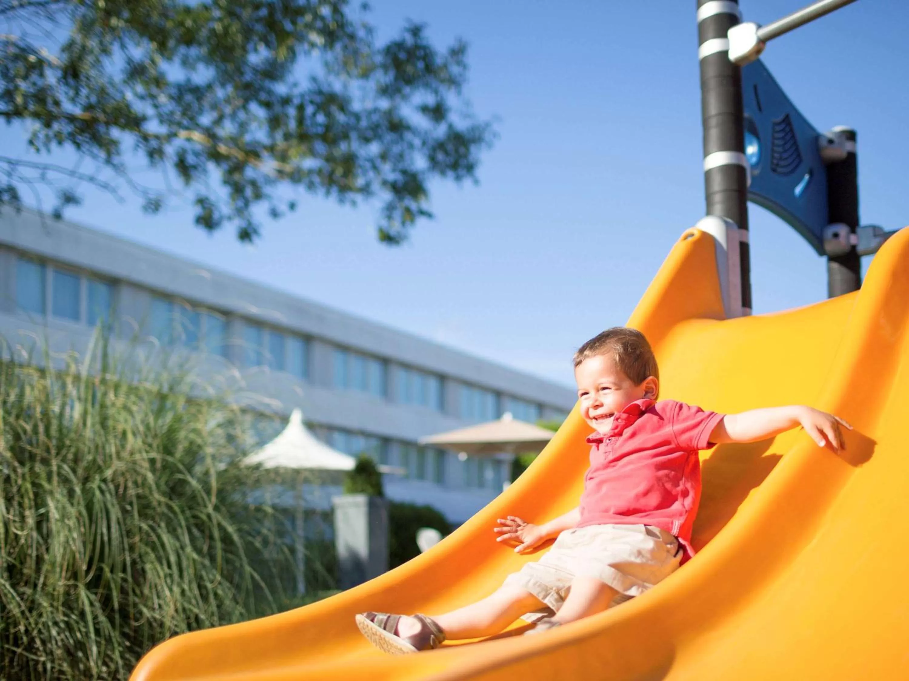 Evening entertainment in Novotel Le Mans