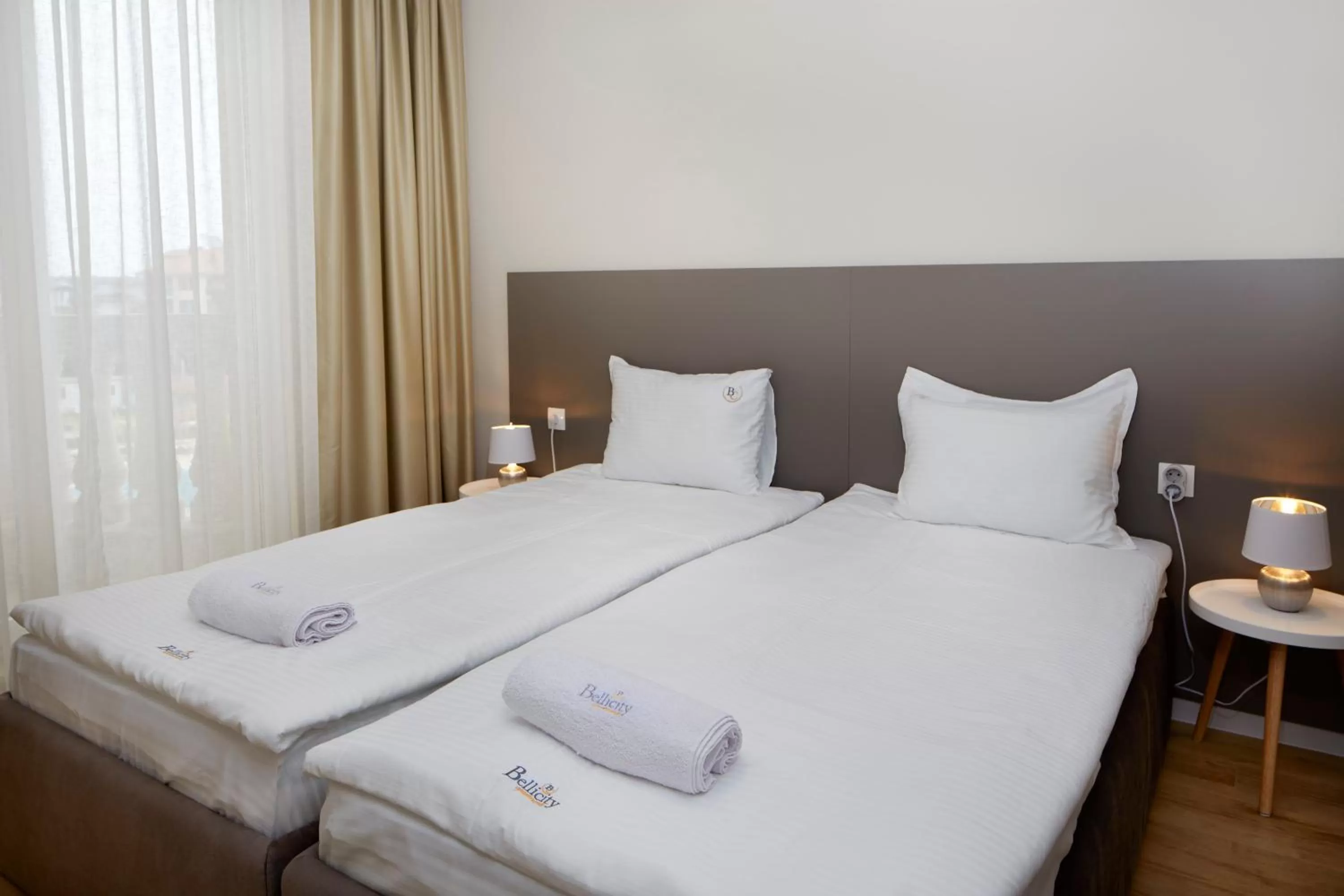 Bedroom, Bed in Bellicity Apart Complex