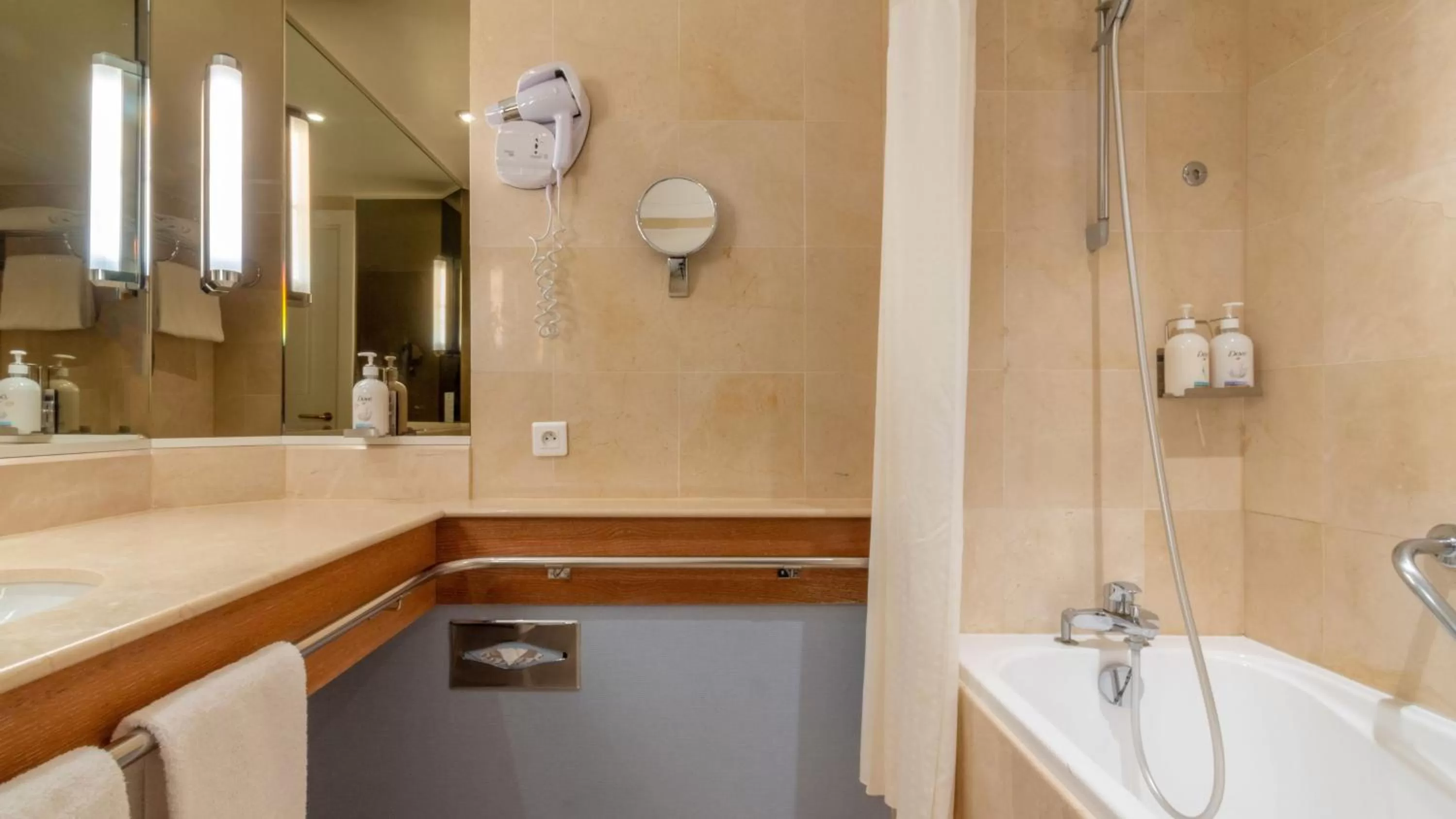 Bathroom in Holiday Inn Nice - Port St Laurent by IHG