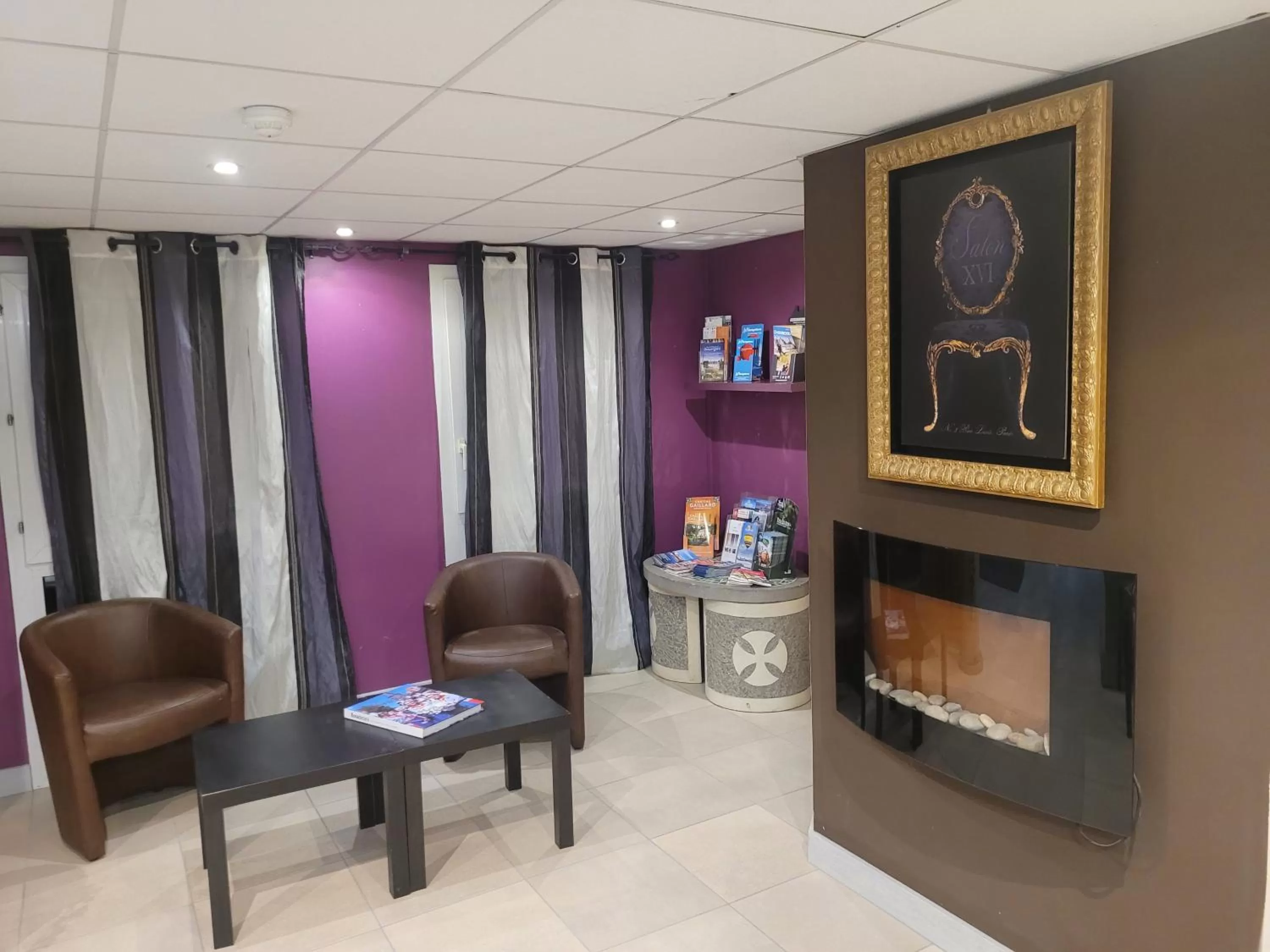 Living room in Hôtel Le Cosy Blois Villebarou