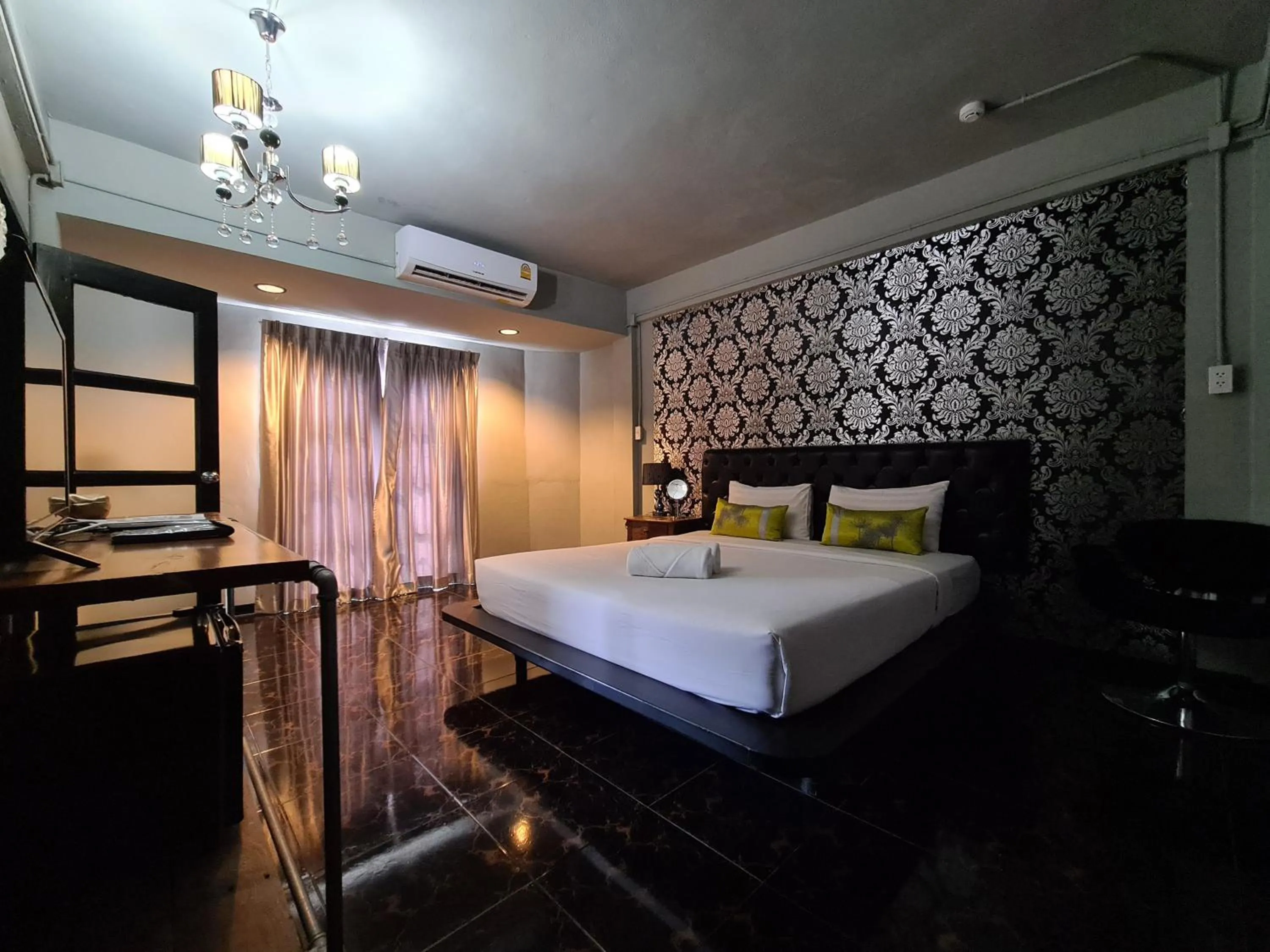 Bedroom, Bed in The 8 Factory Hotel Phitsanulok