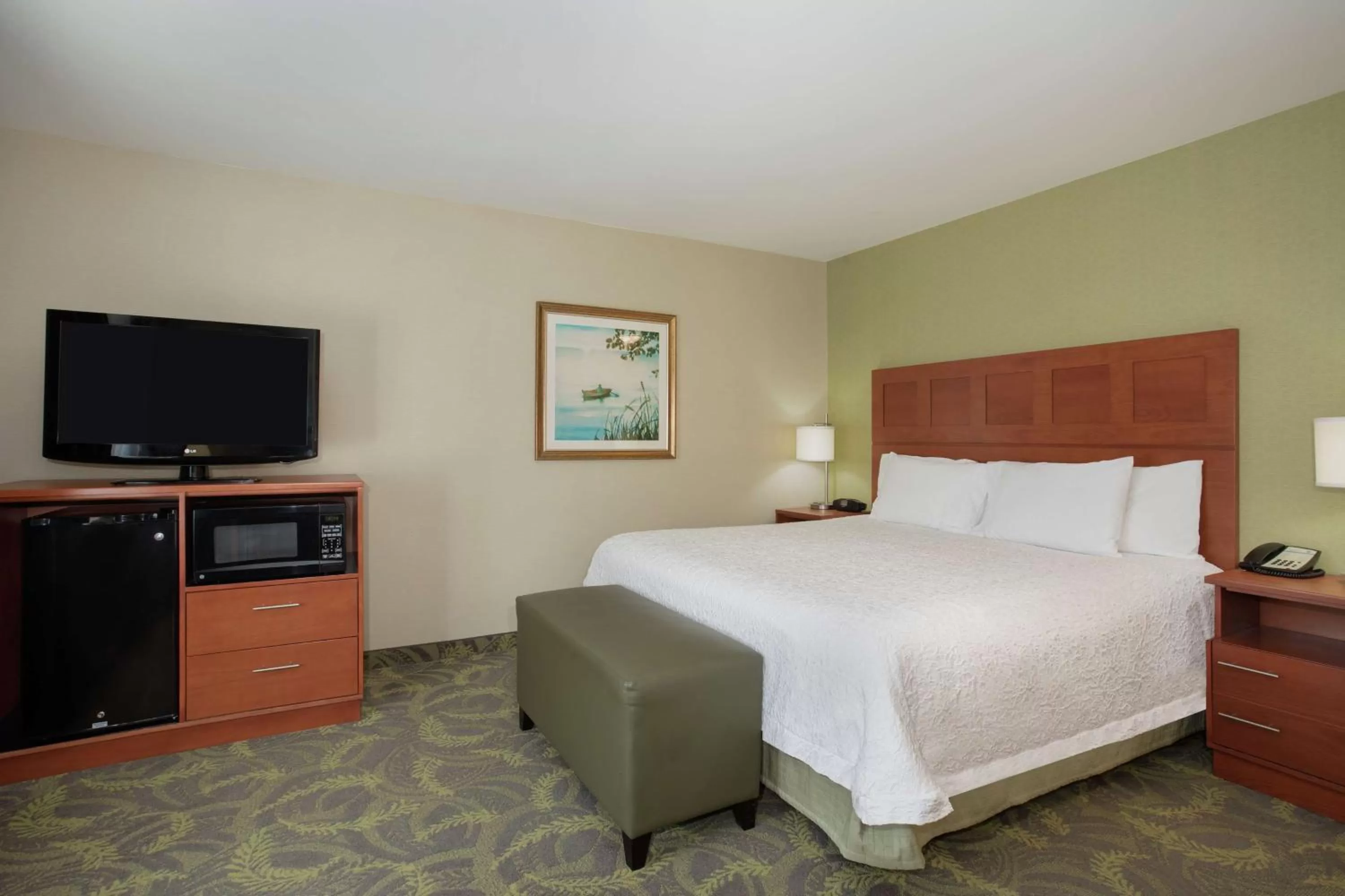 Bedroom, Bed in Hampton Inn & Suites Astoria