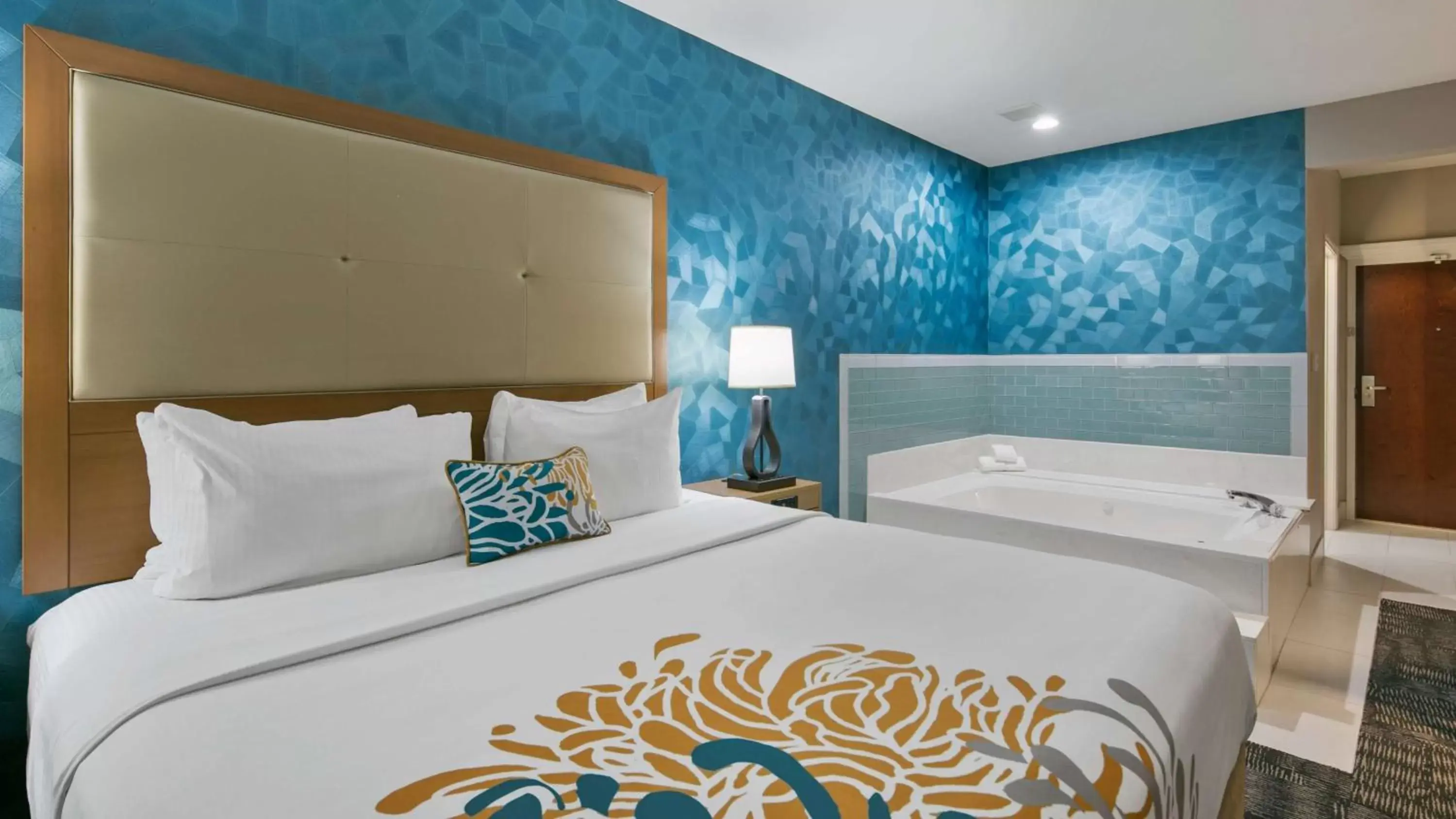 King Suite with Jacuzzi in Best Western Plus Houston Atascocita Inn & Suites King Suite with Jacuzzi in Best Western Plus Houston Atascocita Inn & Suites