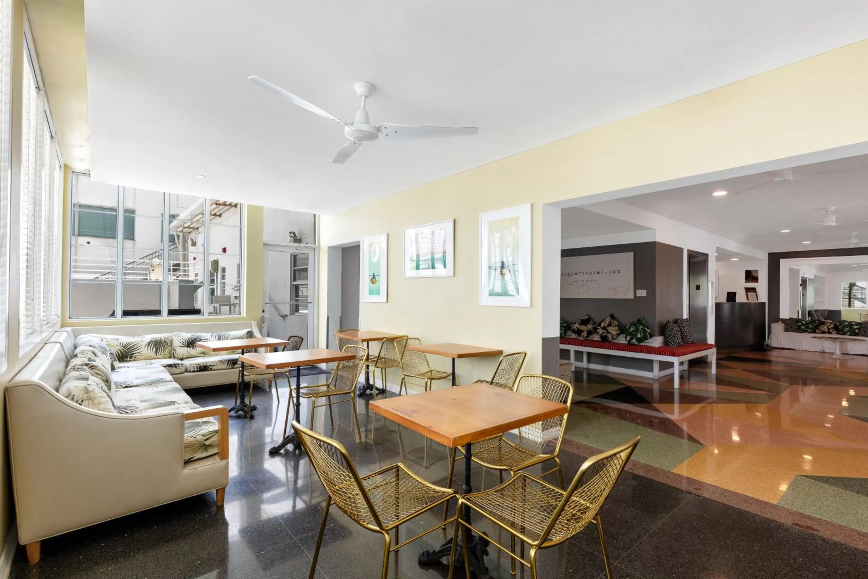 Lobby or reception, Restaurant/Places to Eat in Townhouse by Luxurban