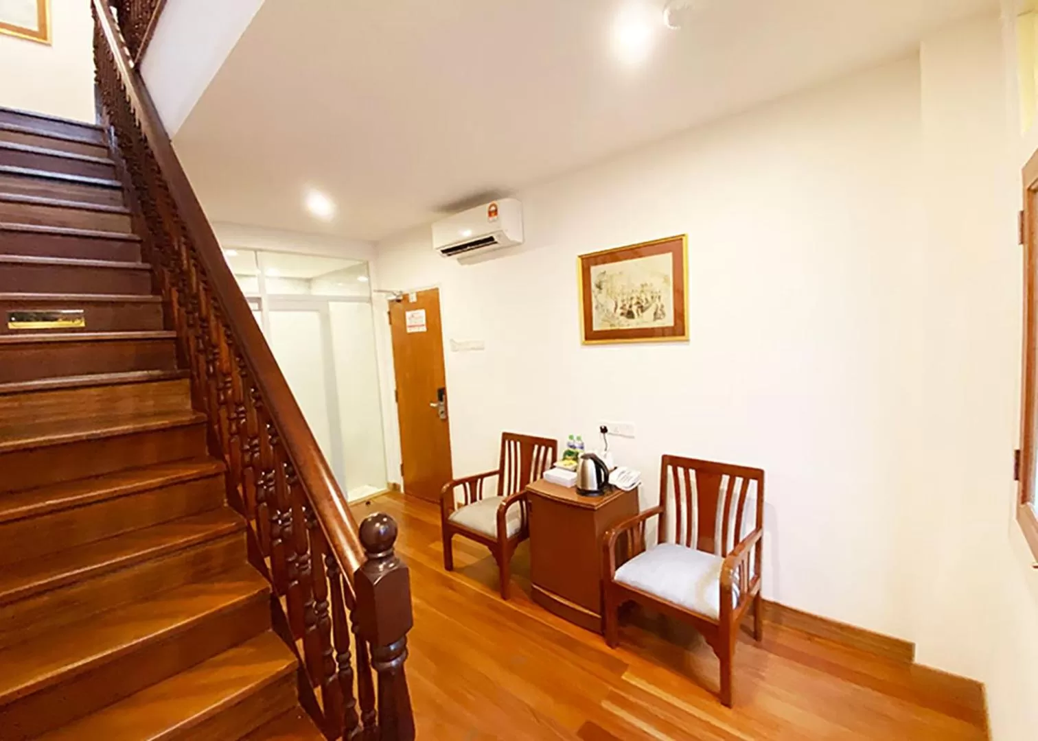 Heeren Straits Hotel