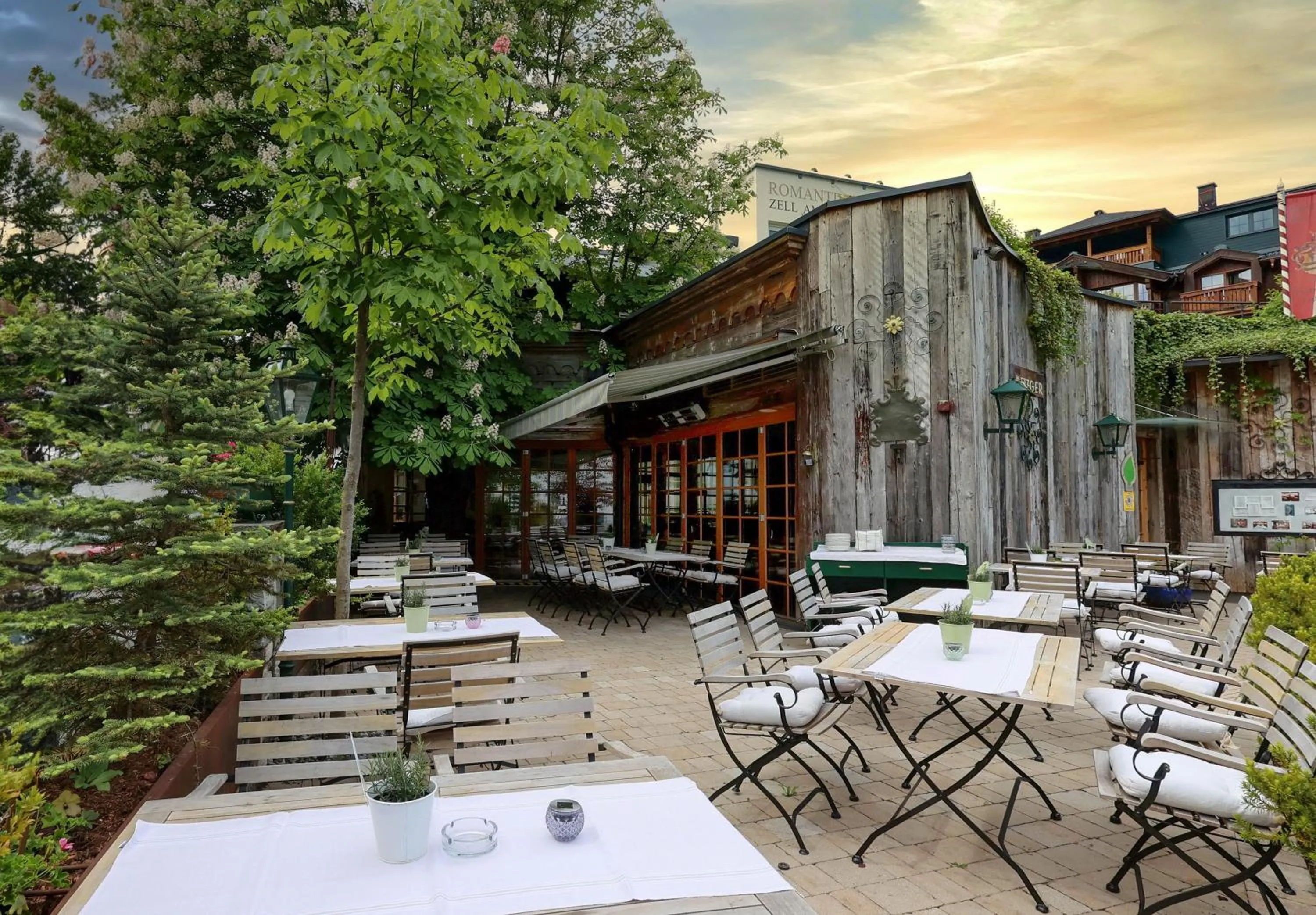 Restaurant/places to eat in Romantikhotel Zell am See