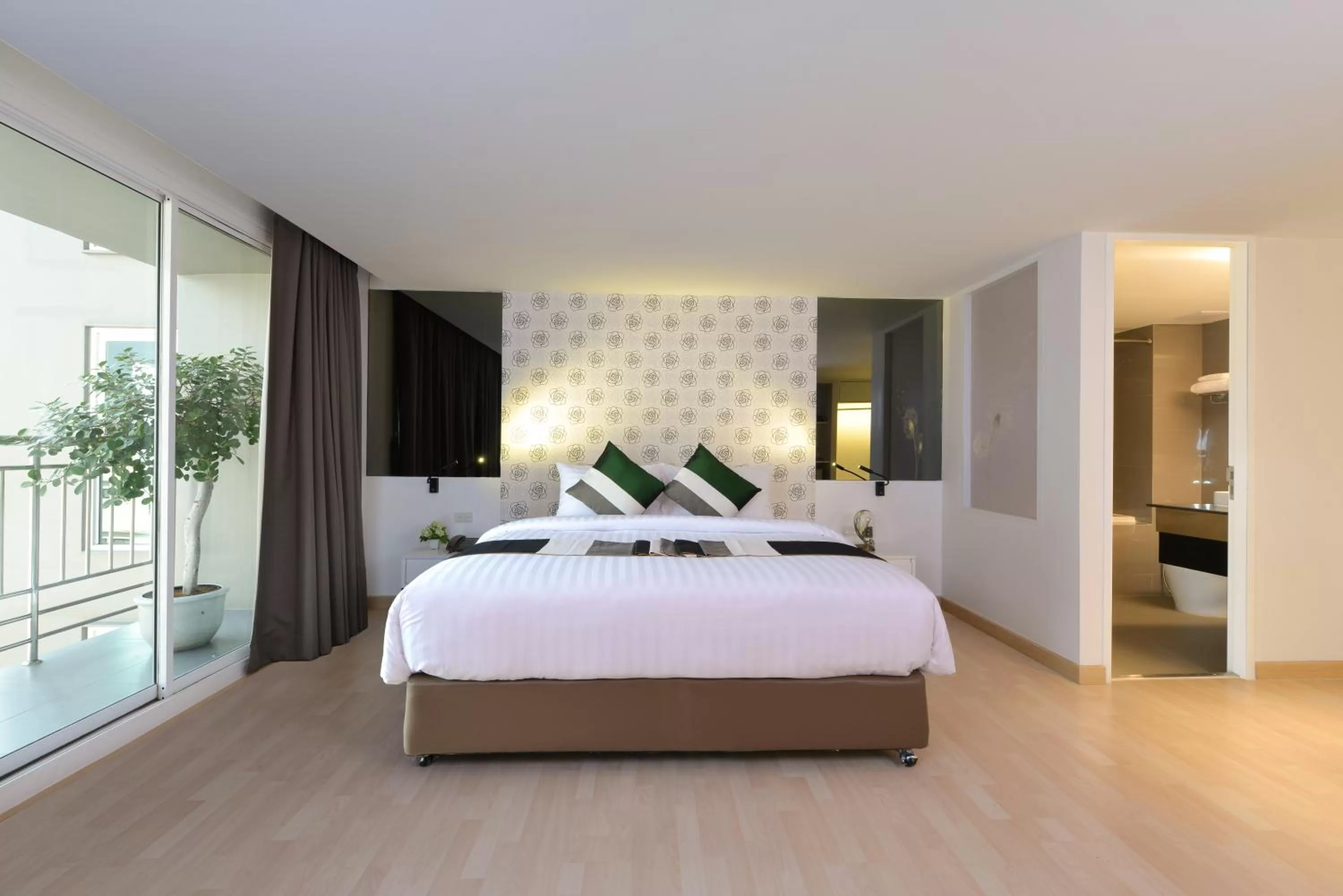 Bedroom, Bed in Le D'Tel Bangkok