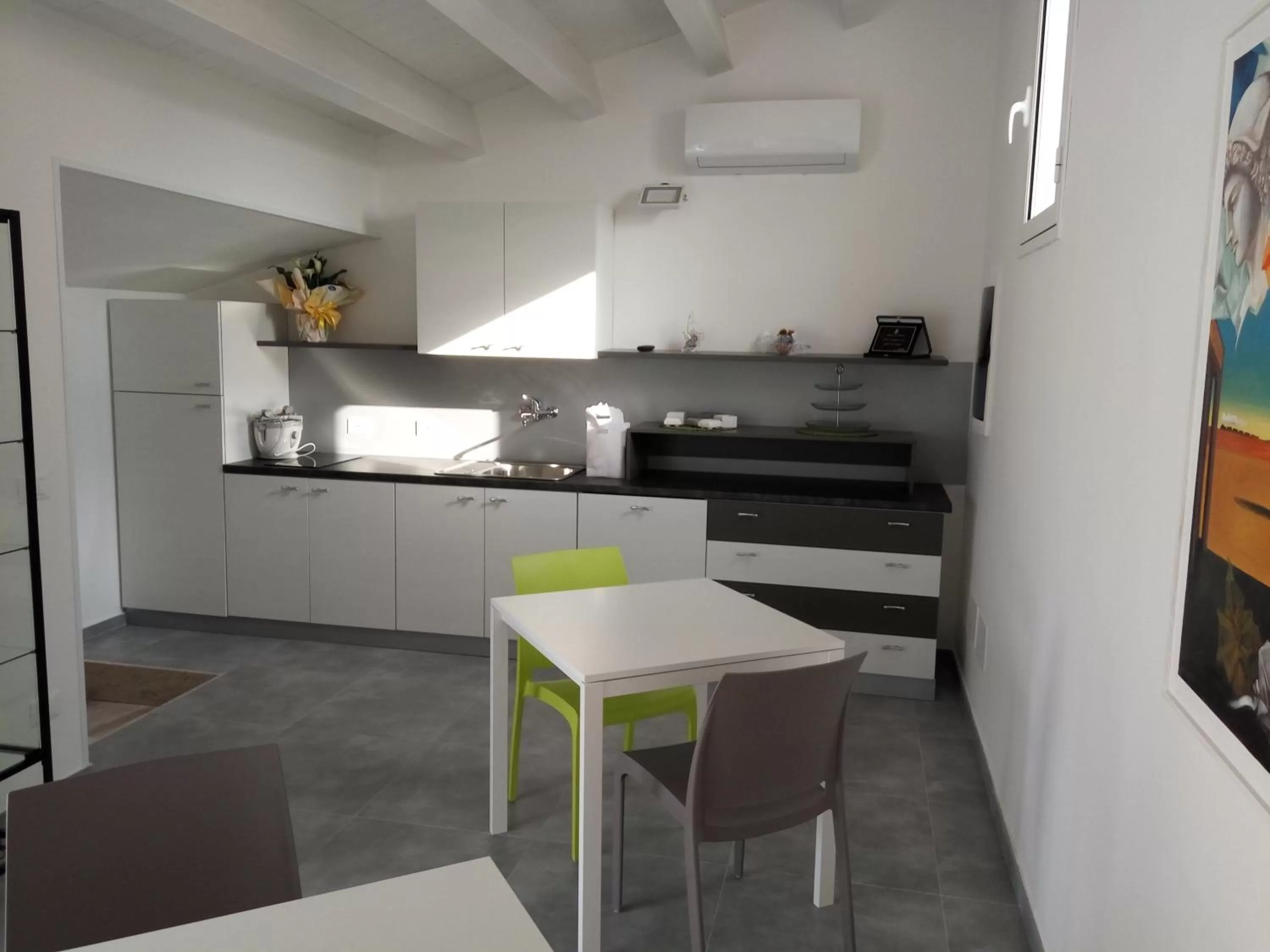 Communal kitchen in la Terrazza B&B