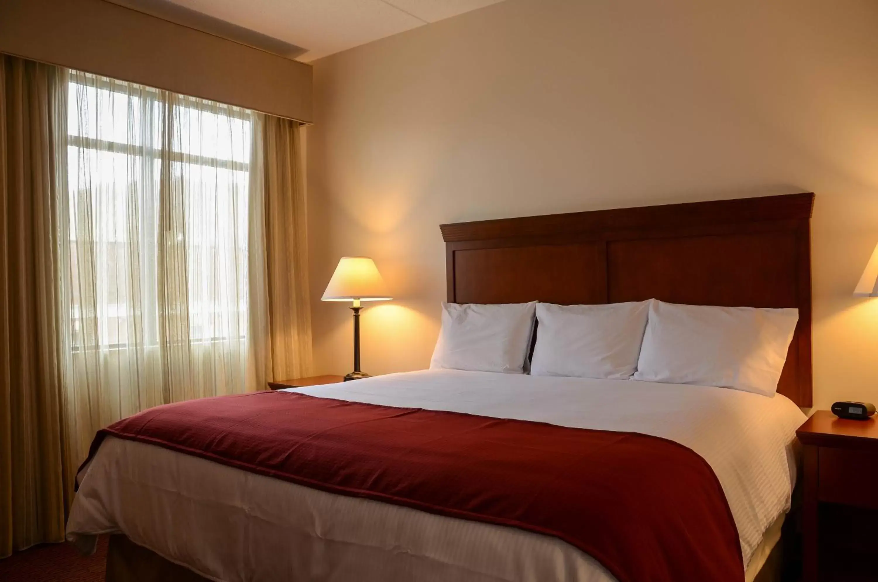 King Suite with Fireplace - Lodge in Penn Wells Lodge King Suite with Fireplace - Lodge in Penn Wells Lodge