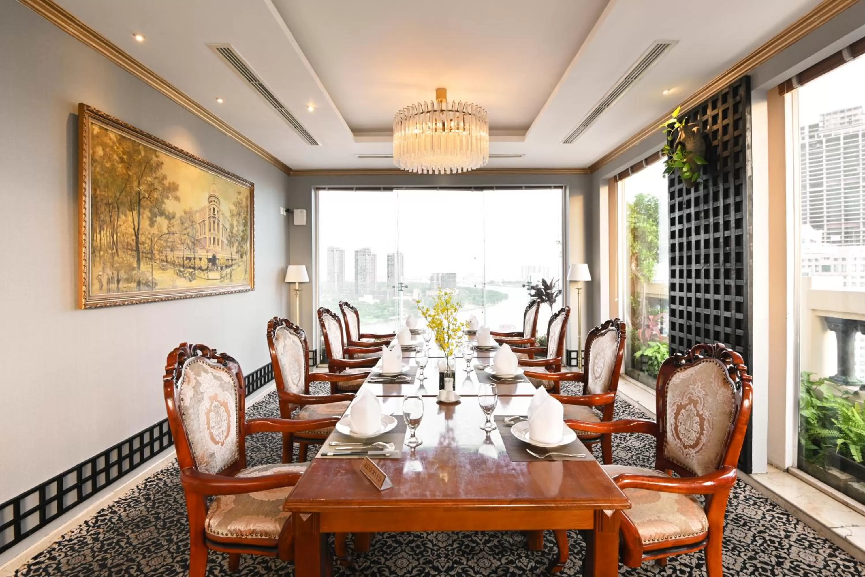 Restaurant/places to eat in Hotel Grand Saigon