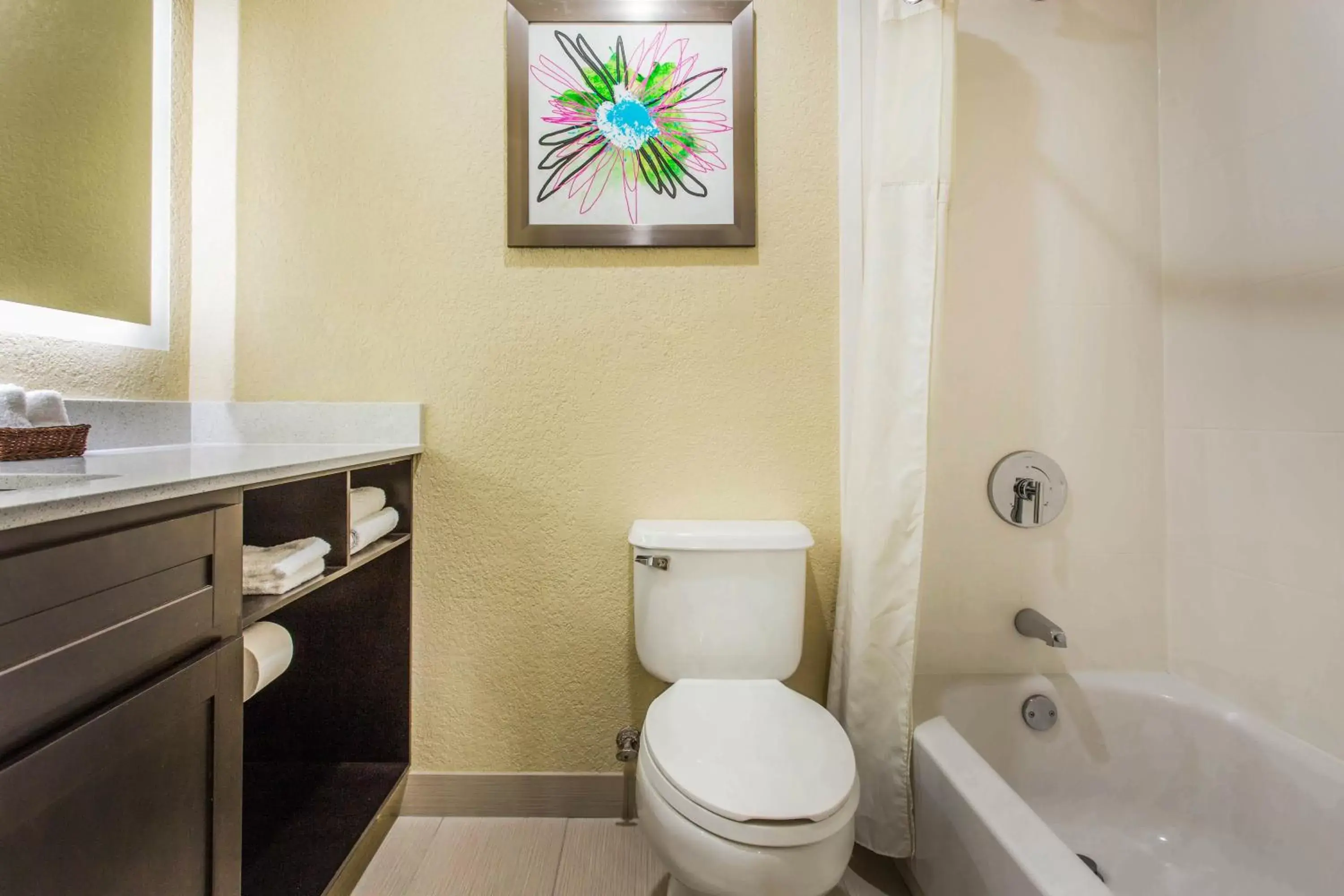 Queen Suite - Accessible/Non-Smoking in MainStay Suites Greenville Airport Queen Suite - Accessible/Non-Smoking in MainStay Suites Greenville Airport