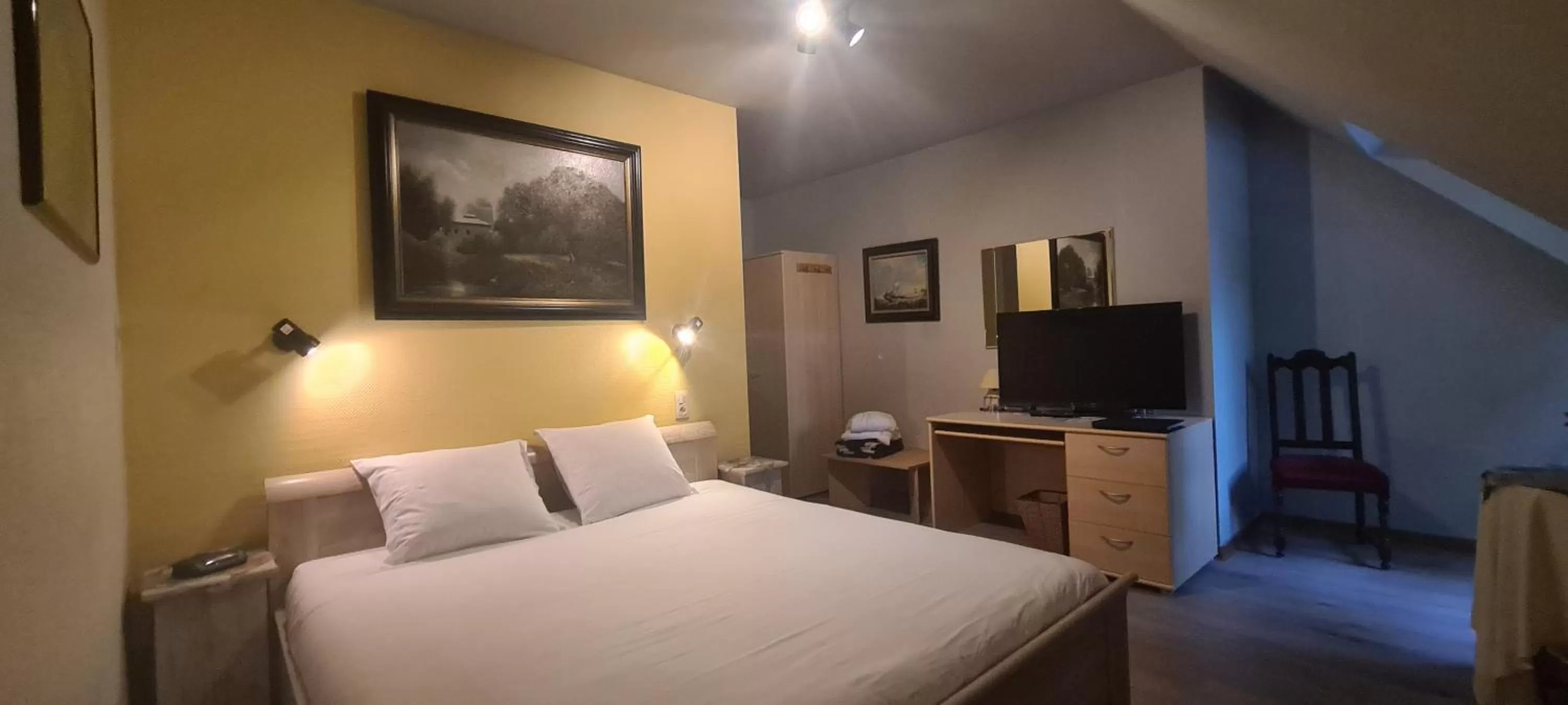 Bedroom, Bed in Hotel Landhuis 't Wilgenerf