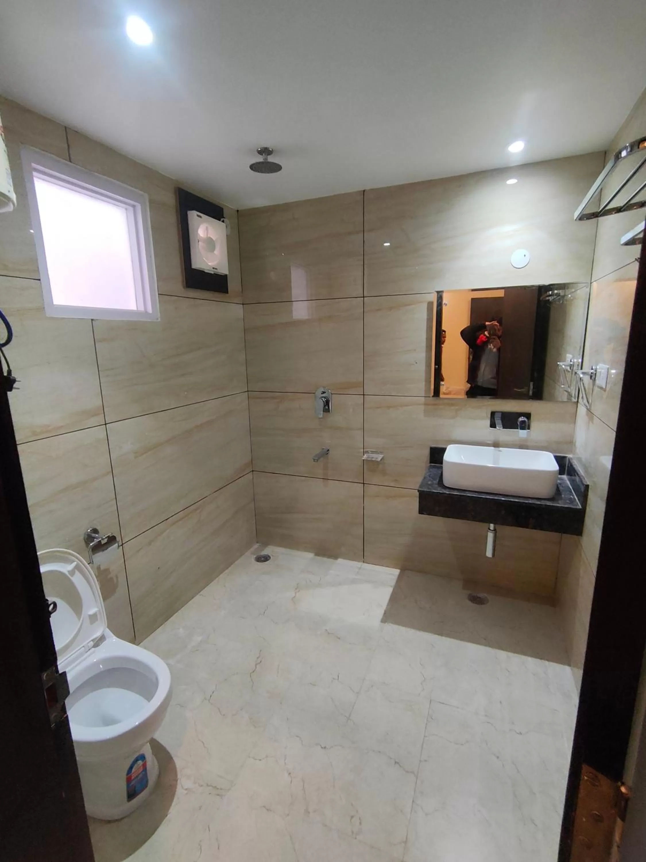 Shower in Hotel The Vaishvik