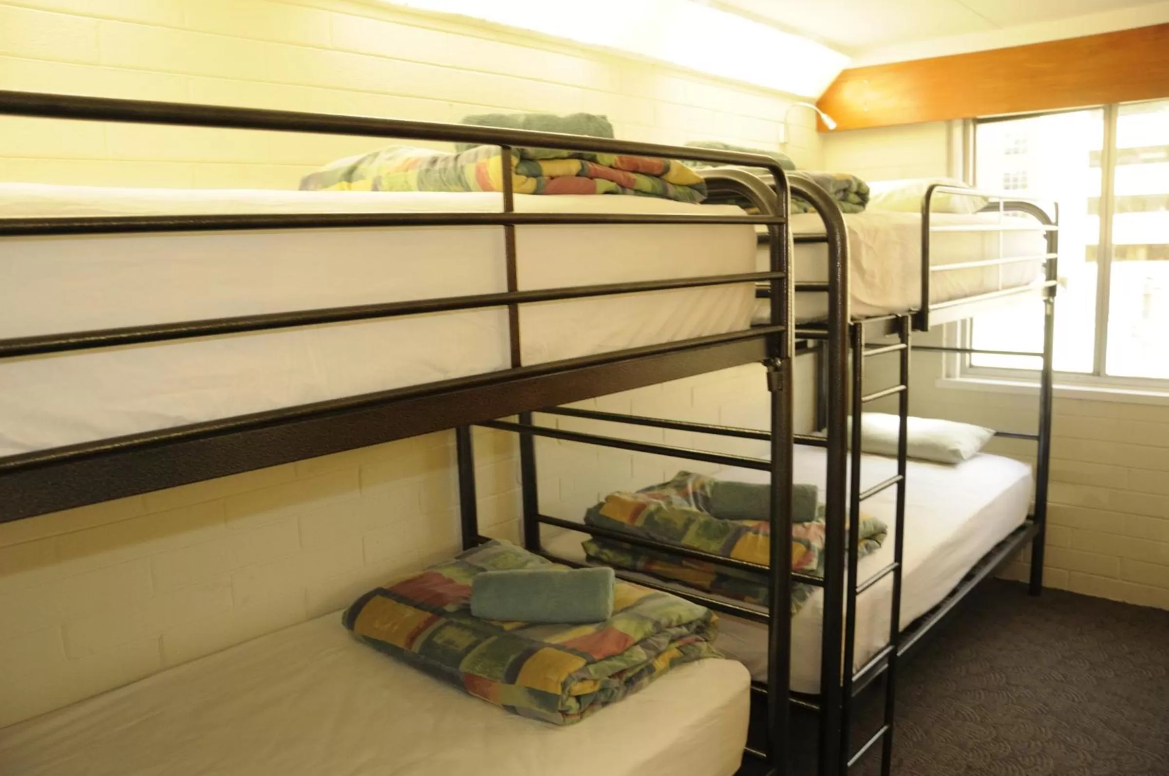 bunk bed, Bed in Kangaroo Inn