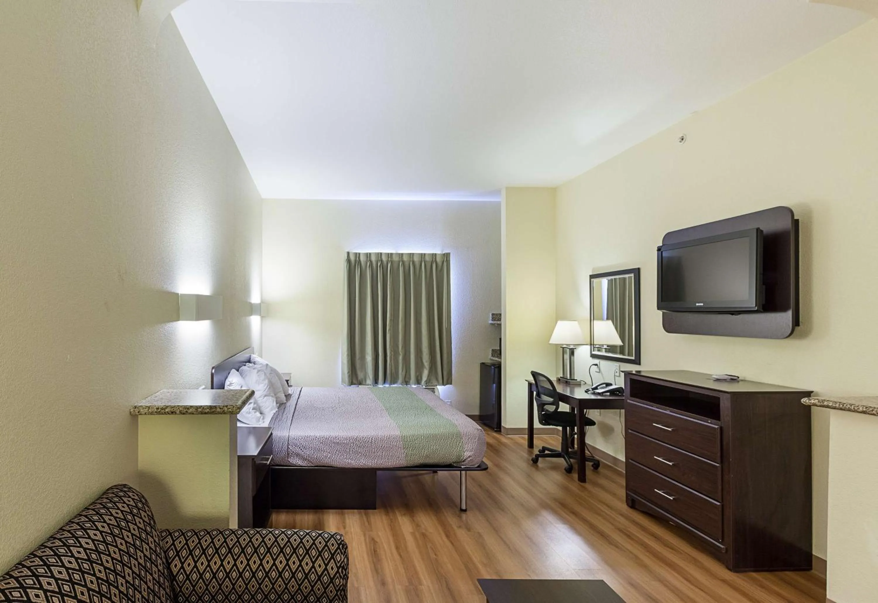 Bedroom, Bed in Motel 6-Fort Worth, TX