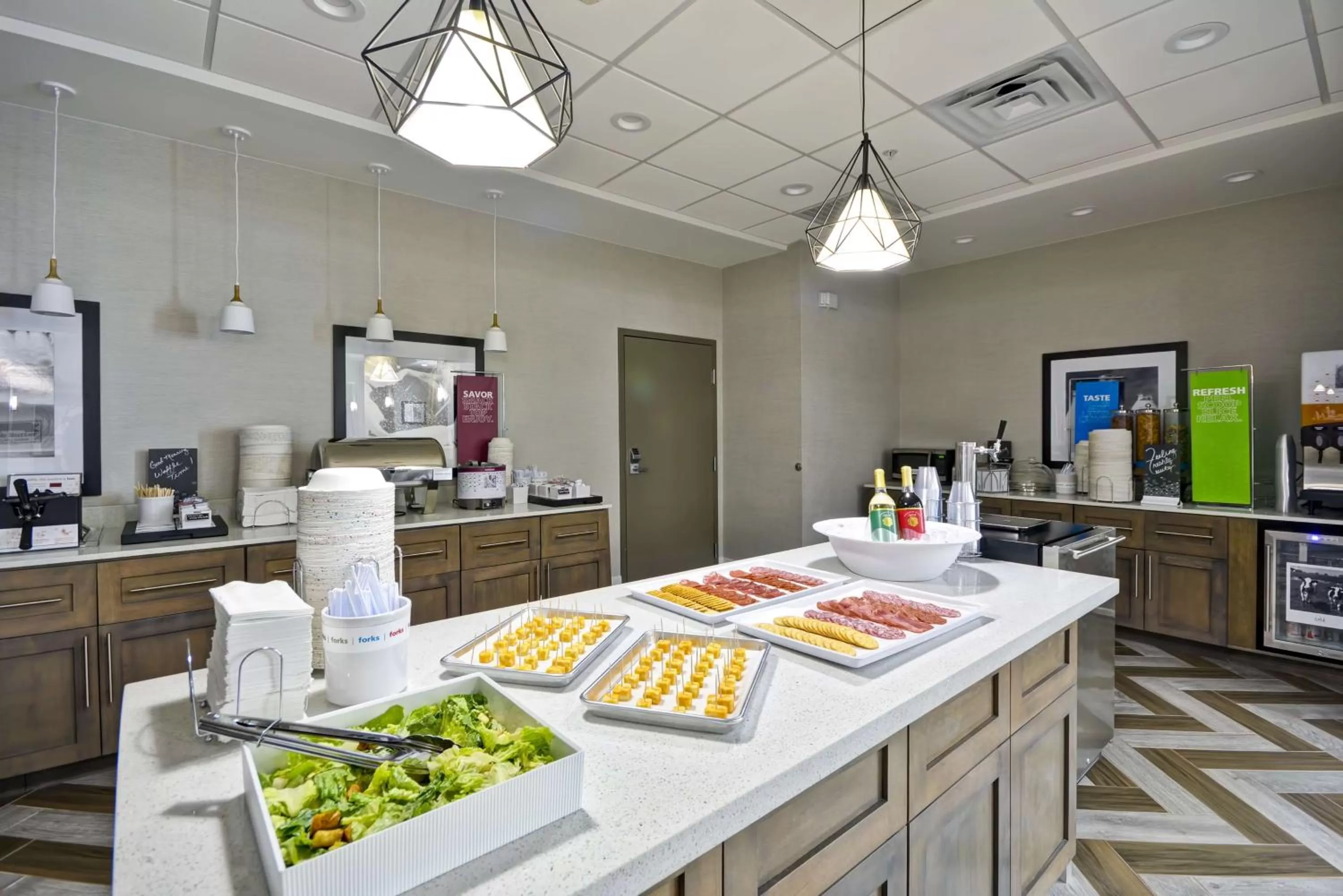 Restaurant/places to eat in Hampton Inn Kyle