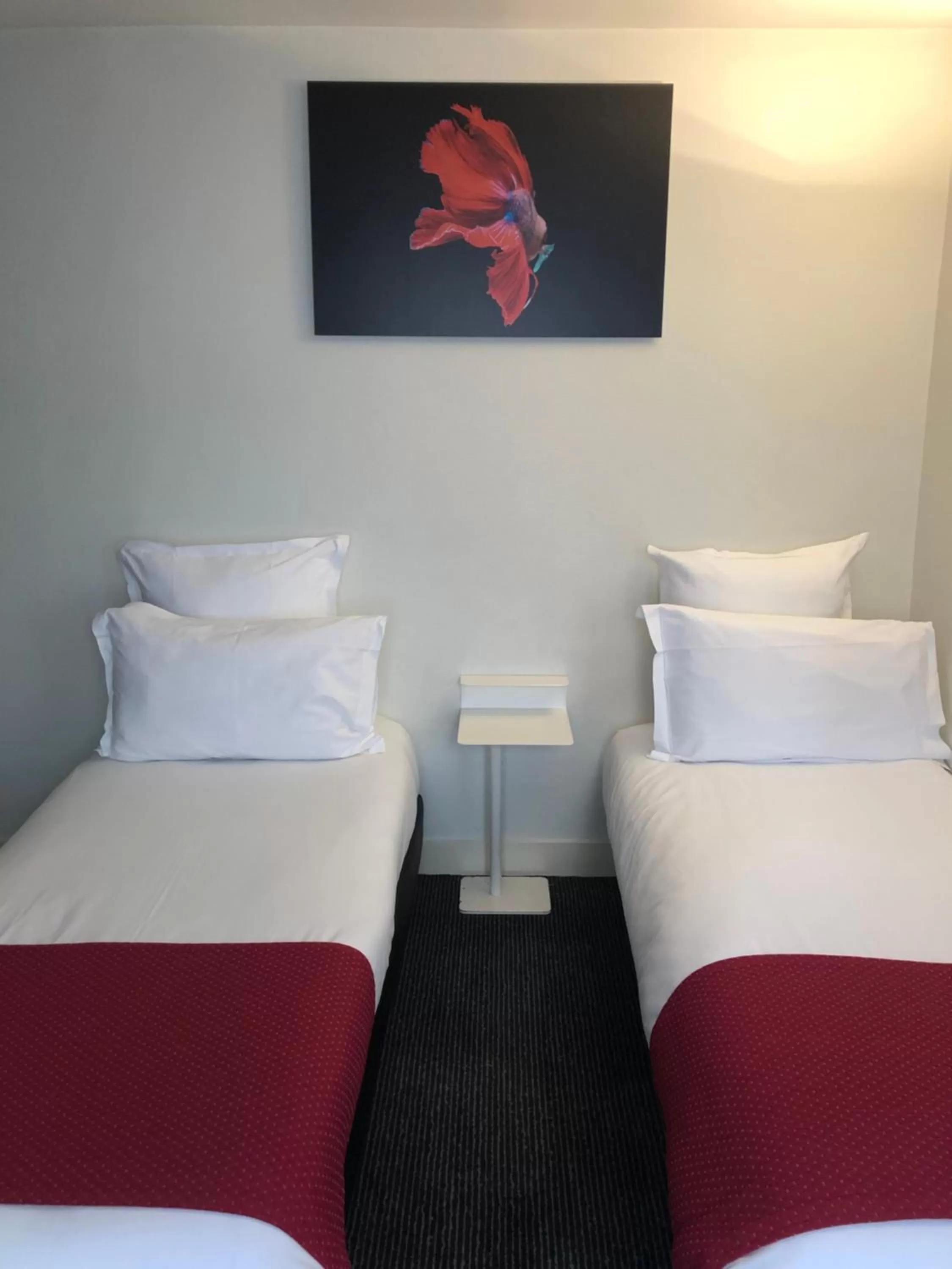 Bed in The Originals City, Hôtel Lecourbe, Paris Tour Eiffel