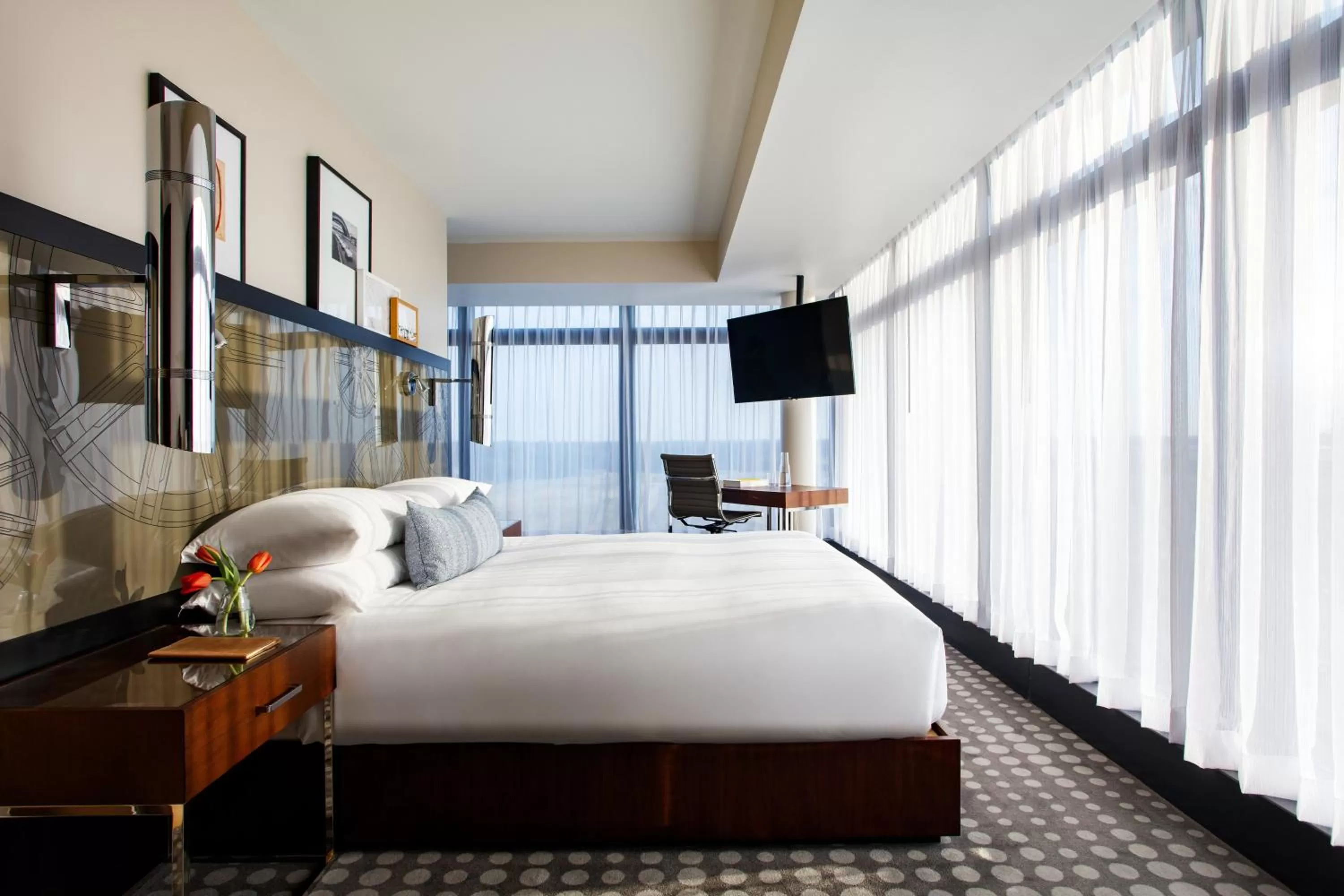 Photo of the whole room, Bed in Kimpton Overland Hotel - Atlanta Airport by IHG